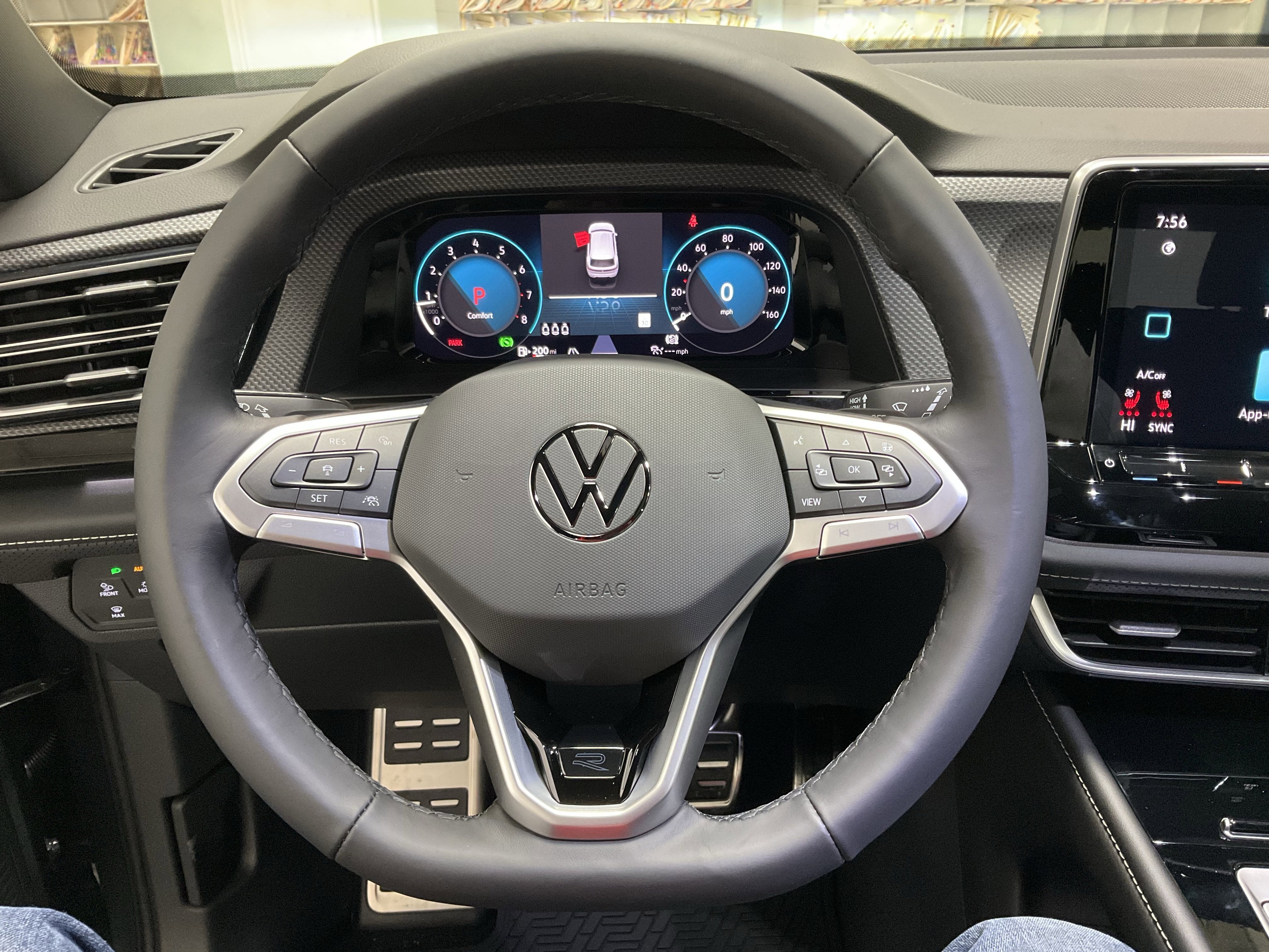 2026 Volkswagen Atlas Cross Sport 2.0T SEL R-Line Black