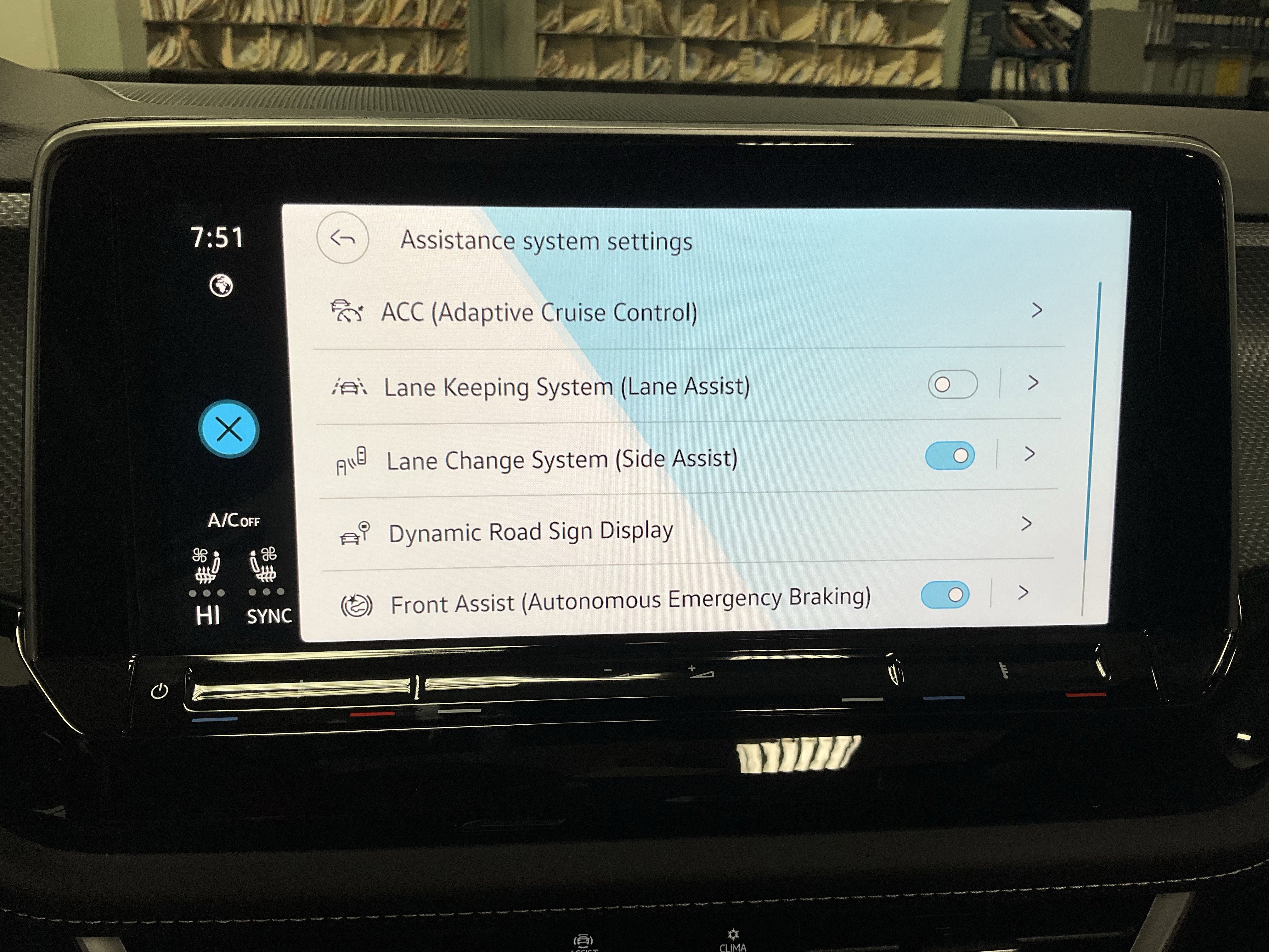 2026 Volkswagen Atlas Cross Sport 2.0T SEL R-Line Black