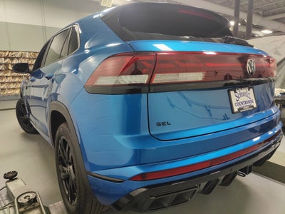 2025 Volkswagen Atlas Cross Sport SEL AWD R-Line Black w/Sunroof/Nav