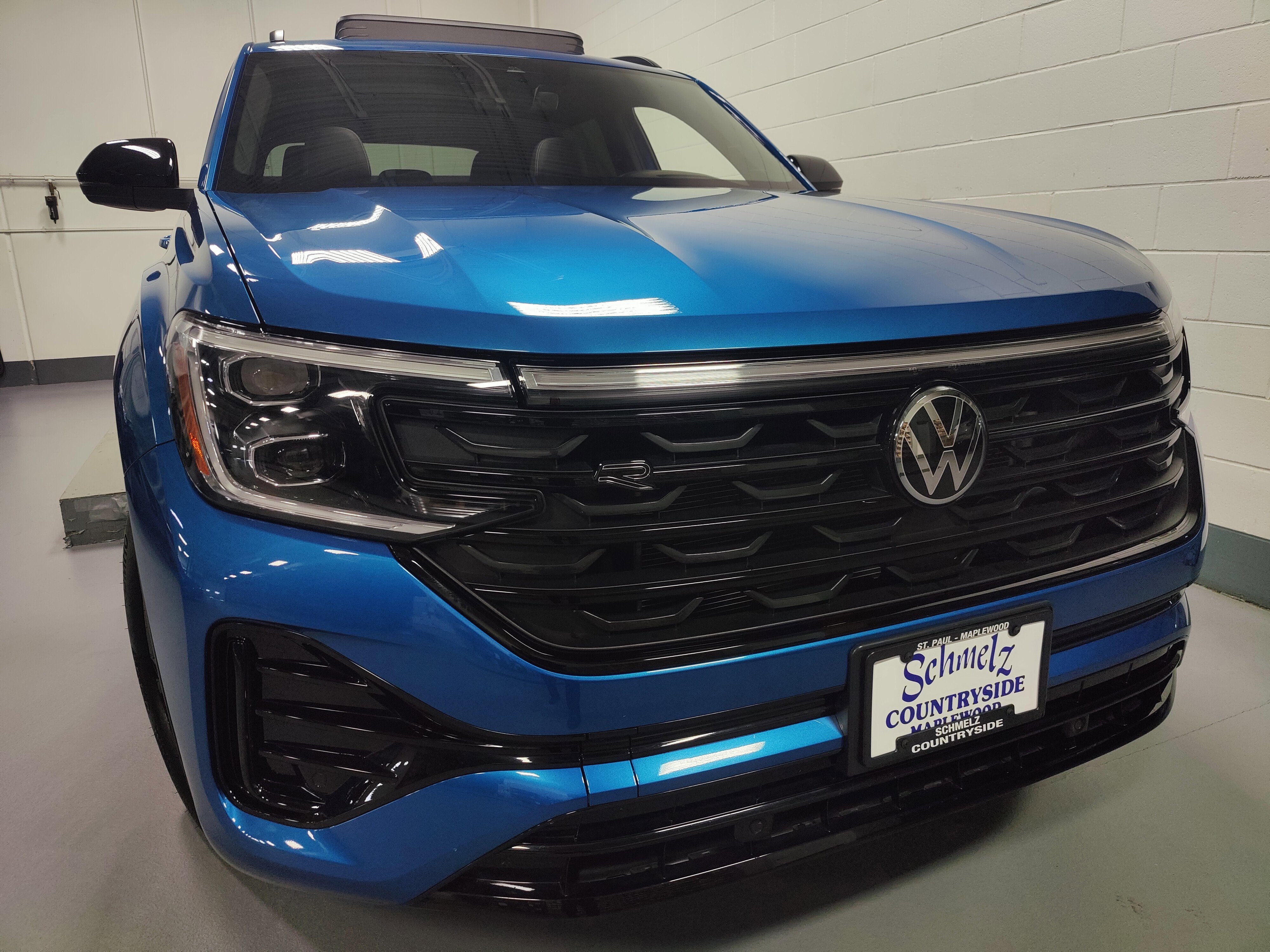 2025 Volkswagen Atlas Cross Sport SEL AWD R-Line Black w/Sunroof/Nav