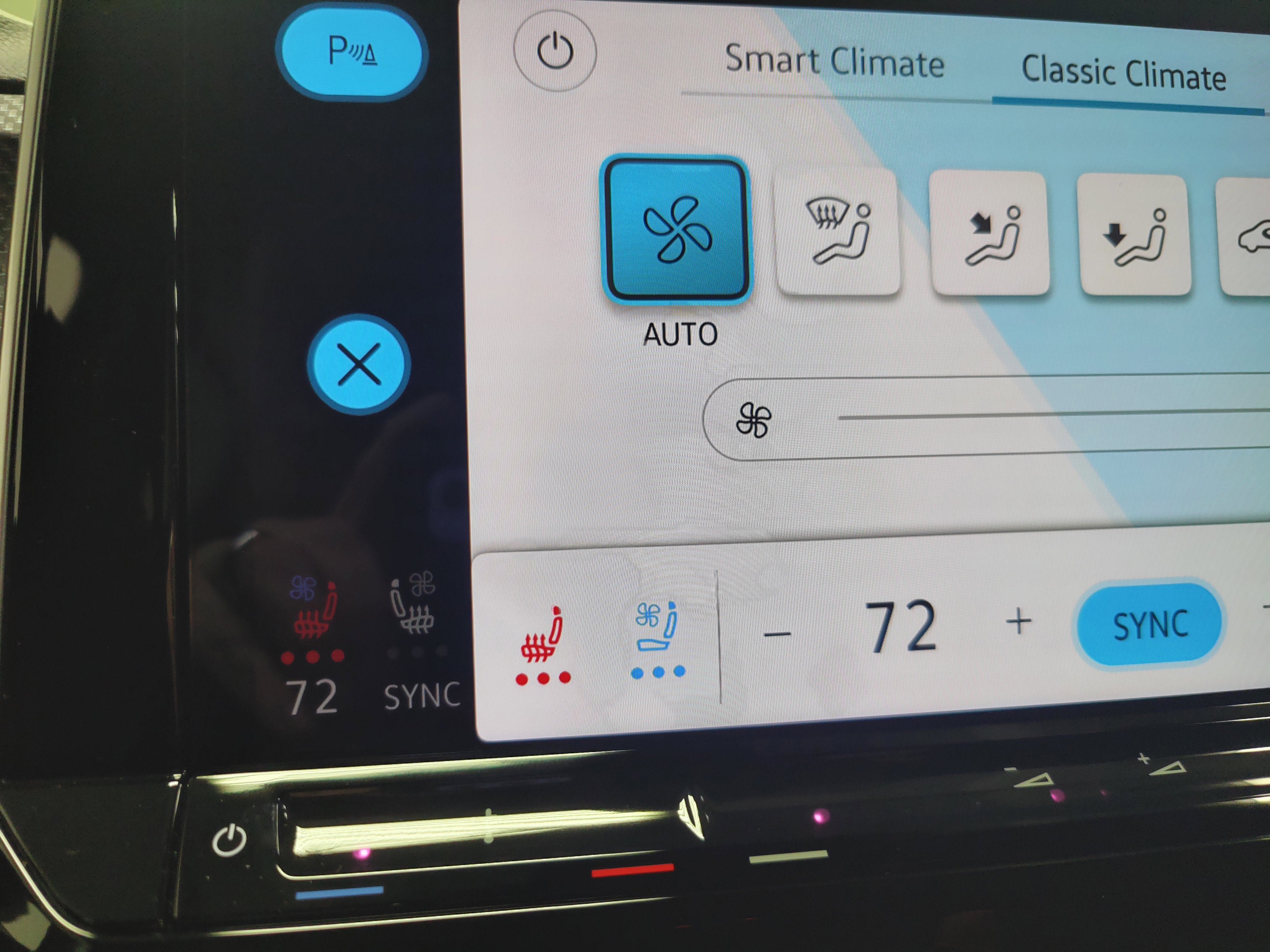 2025 Volkswagen Atlas Cross Sport SEL AWD R-Line Black w/Sunroof/Nav