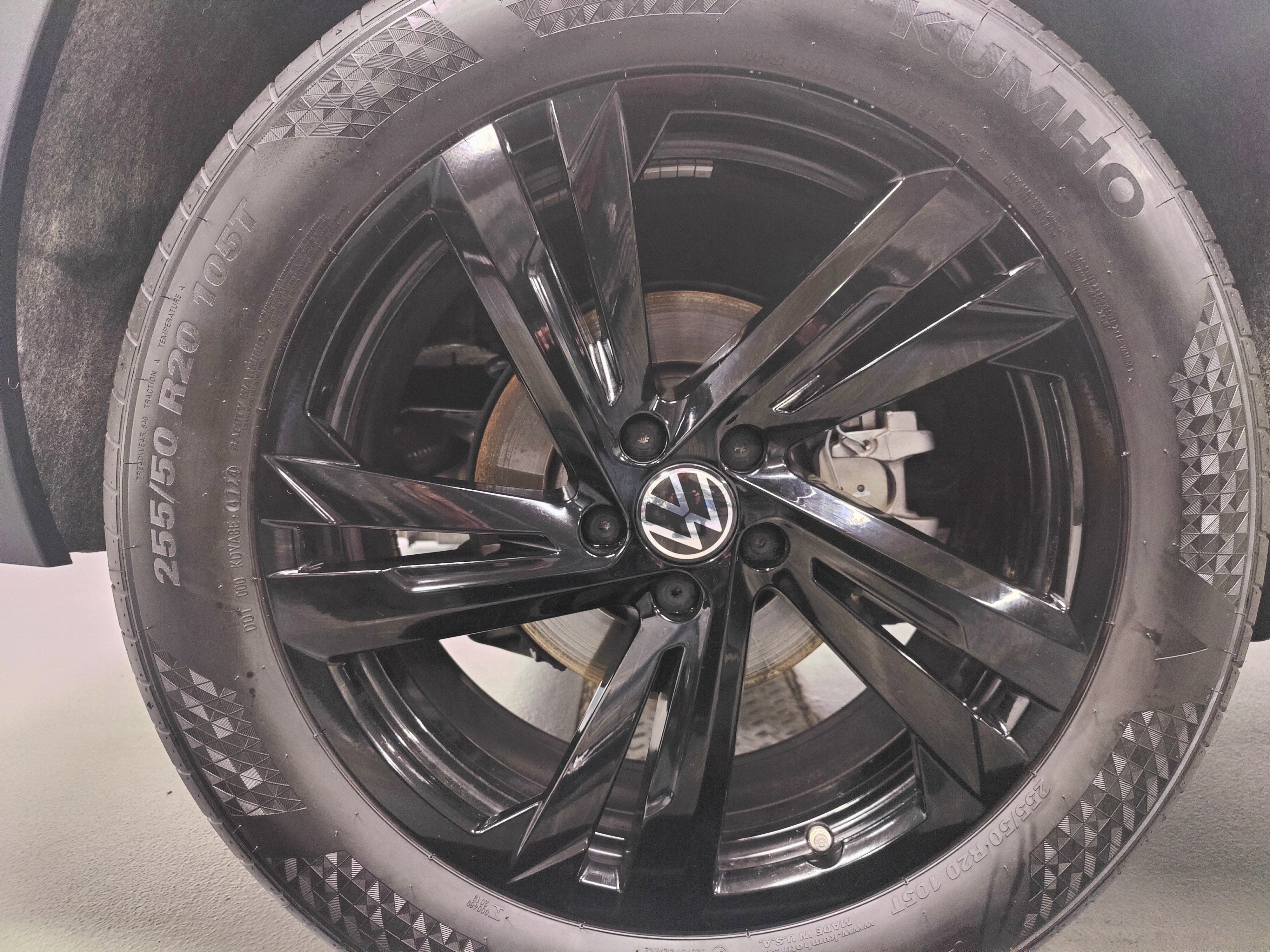 2025 Volkswagen Atlas Cross Sport SEL AWD R-Line Black w/Sunroof/Nav