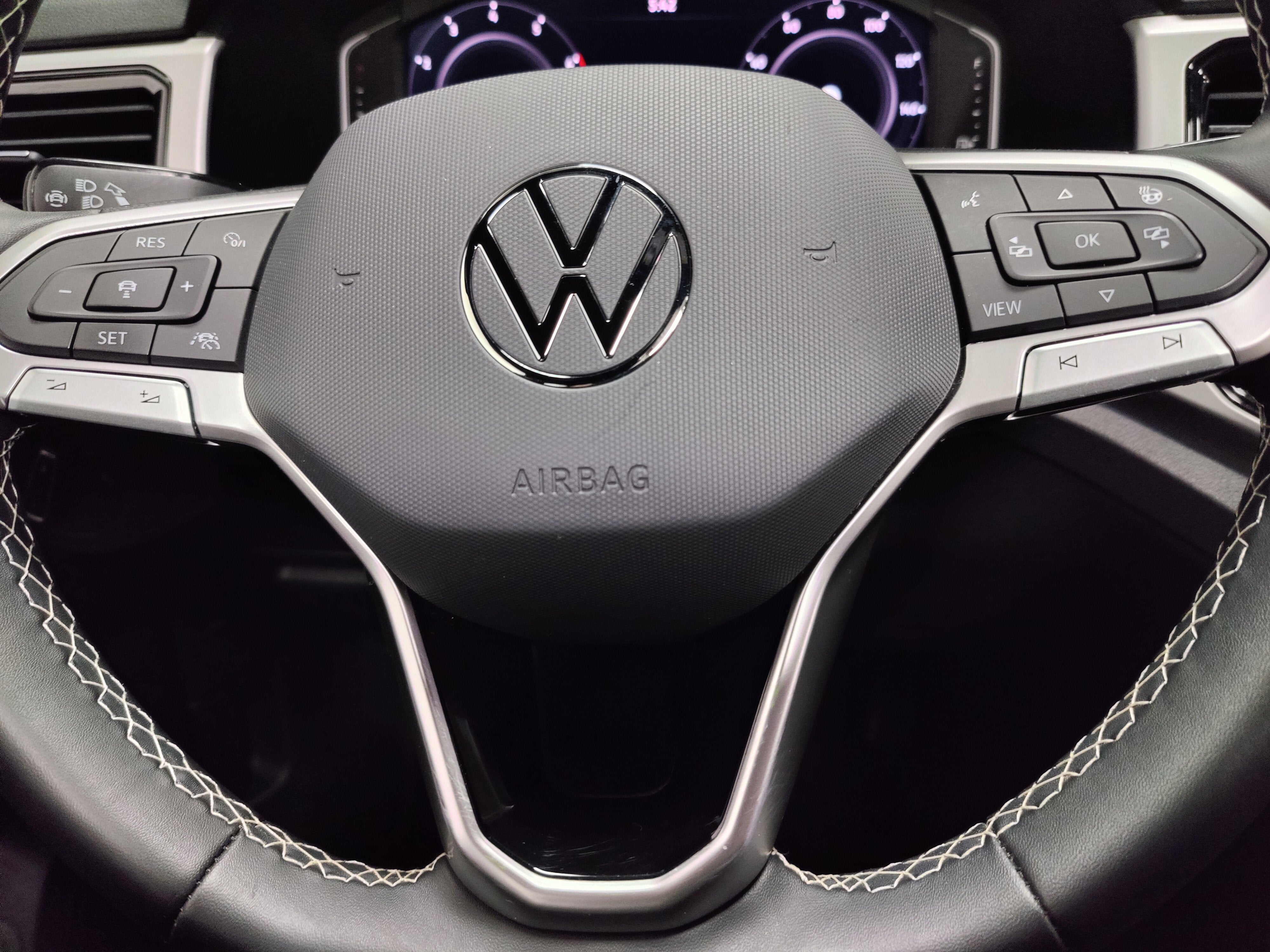 2023 Volkswagen Atlas Cross Sport V6 SEL AWD w/Sunroof/Nav