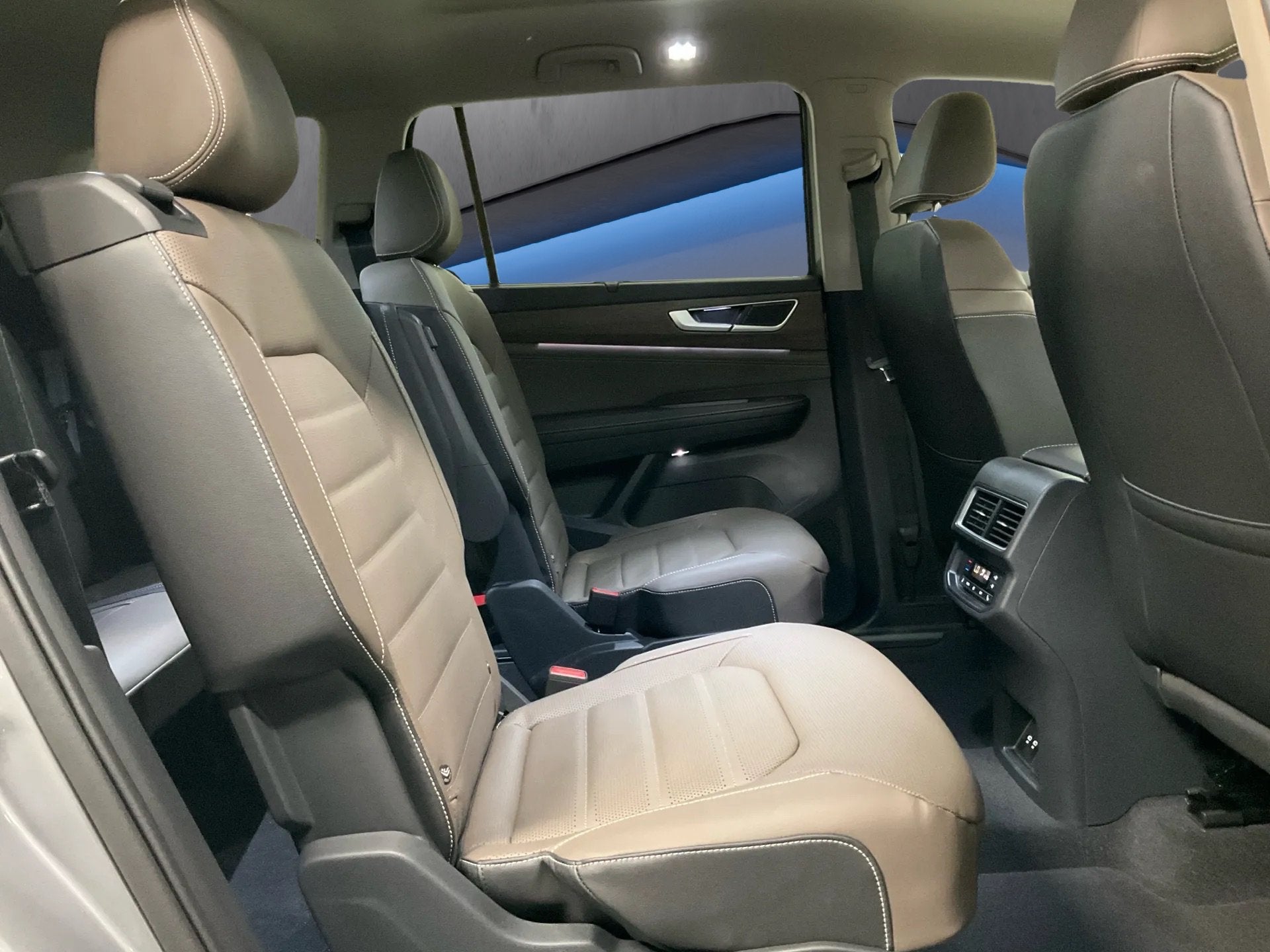 2026 Volkswagen Atlas 2.0T SEL