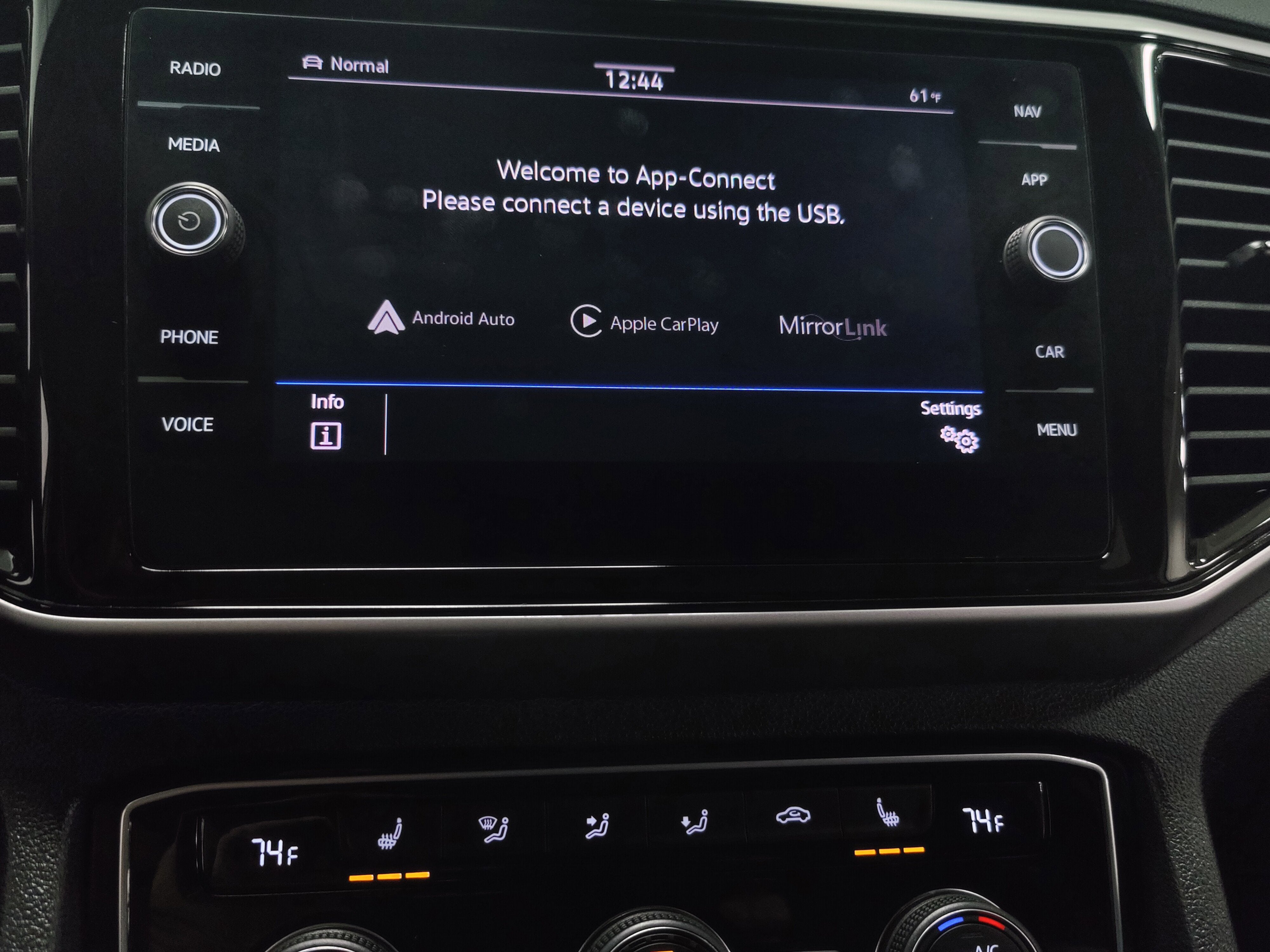 2022 Volkswagen Atlas SEL AWD w/Sunroof/Nav