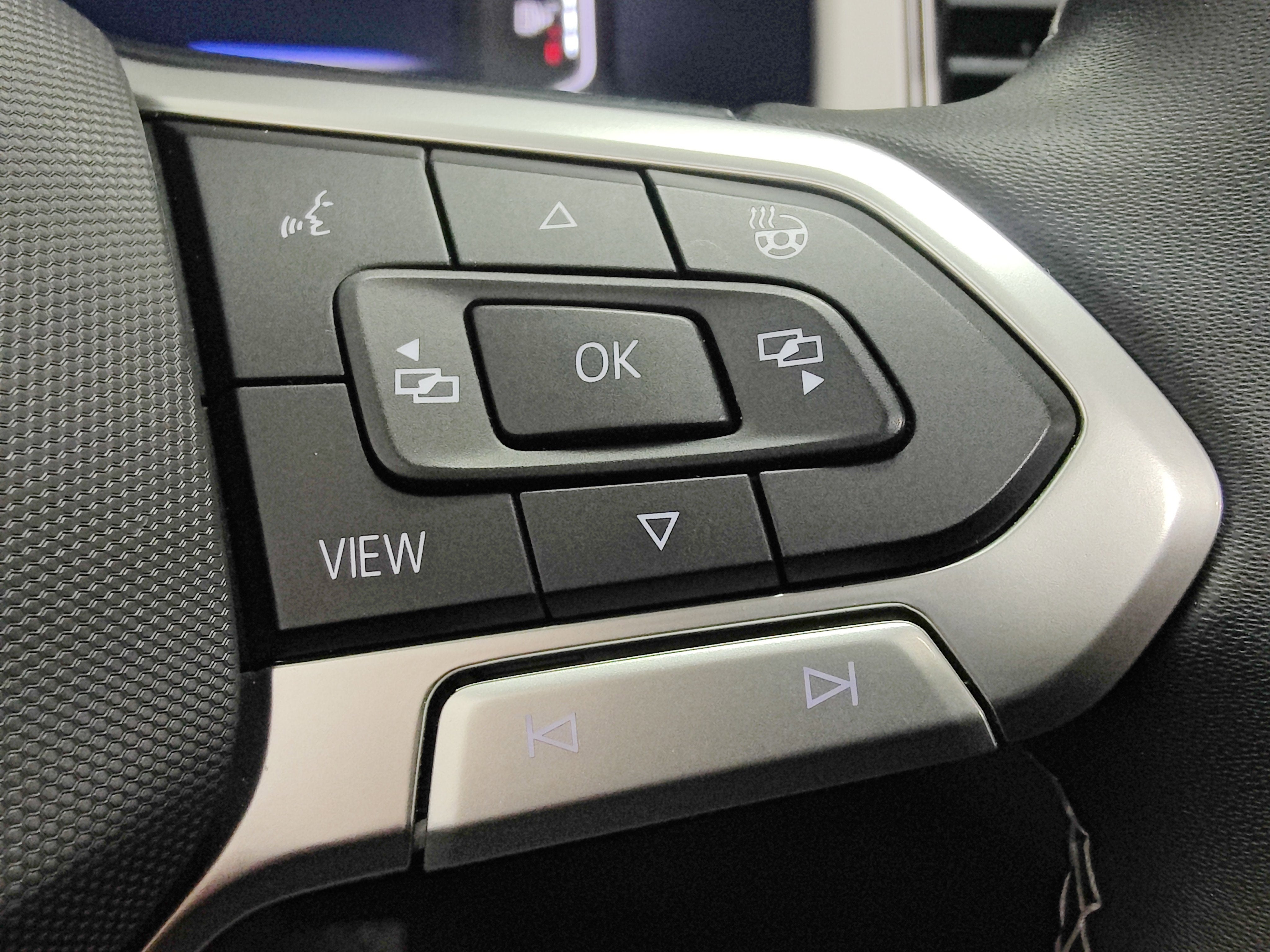 2022 Volkswagen Atlas SEL AWD w/Sunroof/Nav