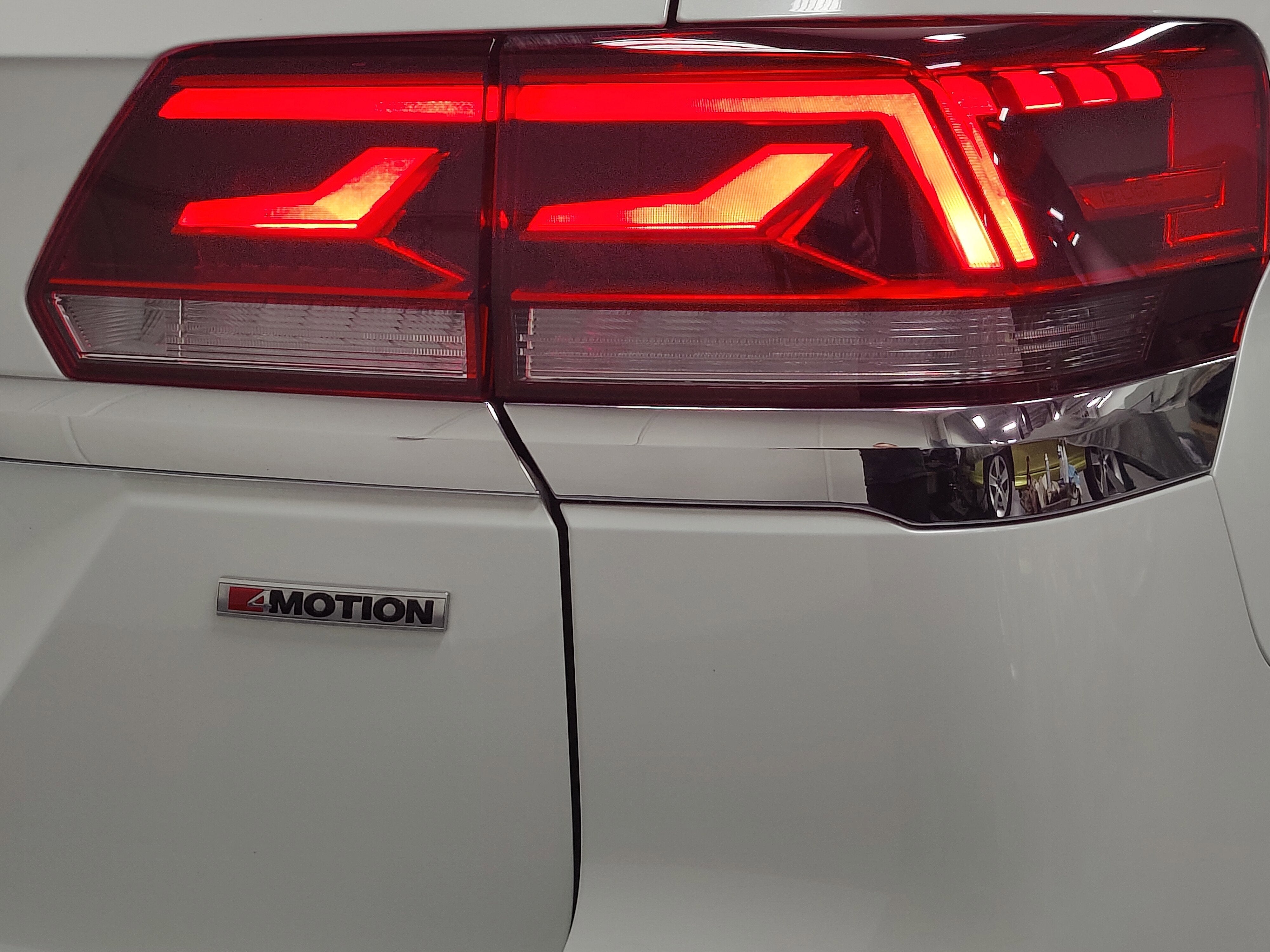2022 Volkswagen Atlas SEL AWD w/Sunroof/Nav
