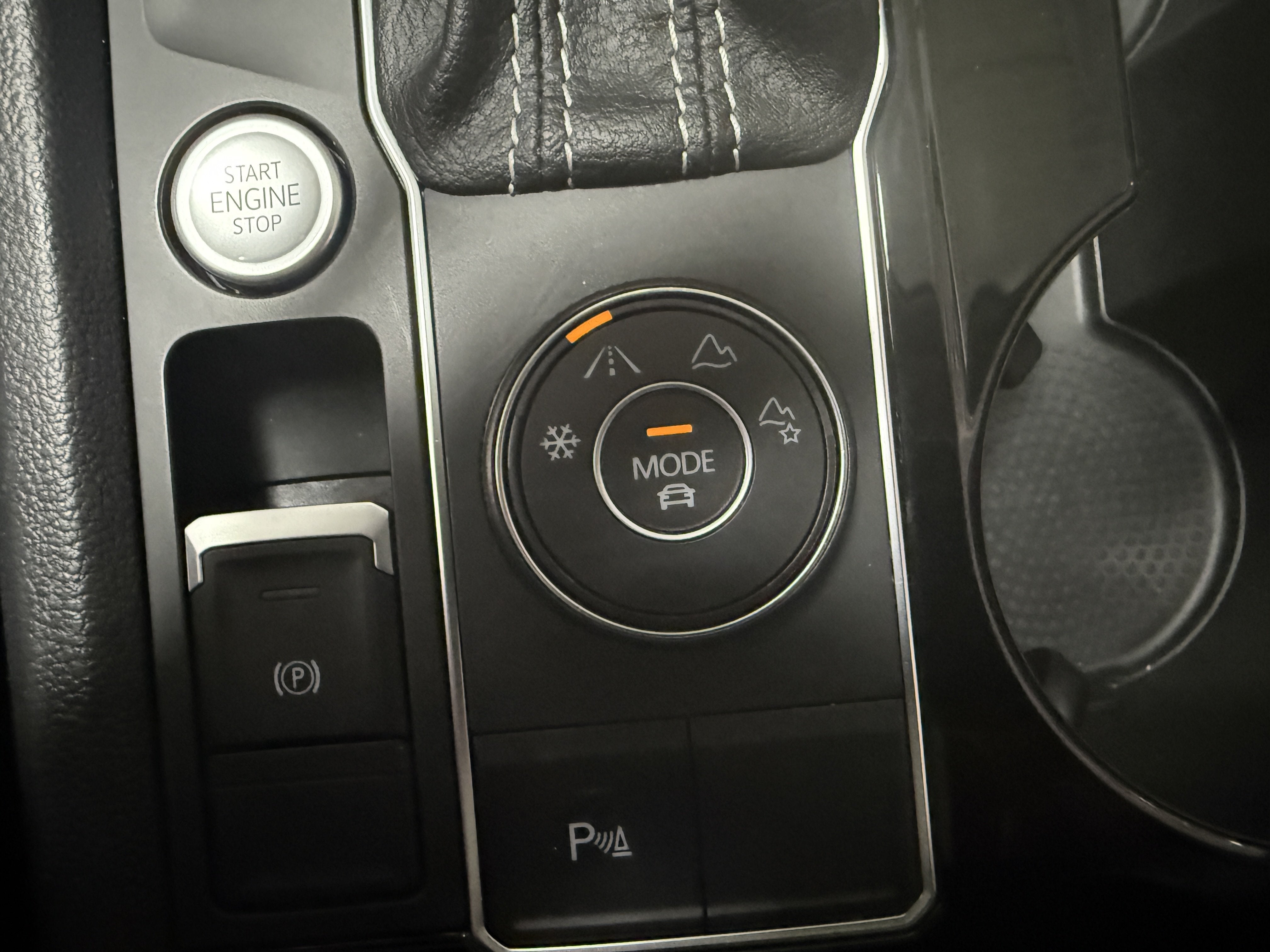 2023 Volkswagen Atlas V6 SEL AWD w/Sunroof & Nav