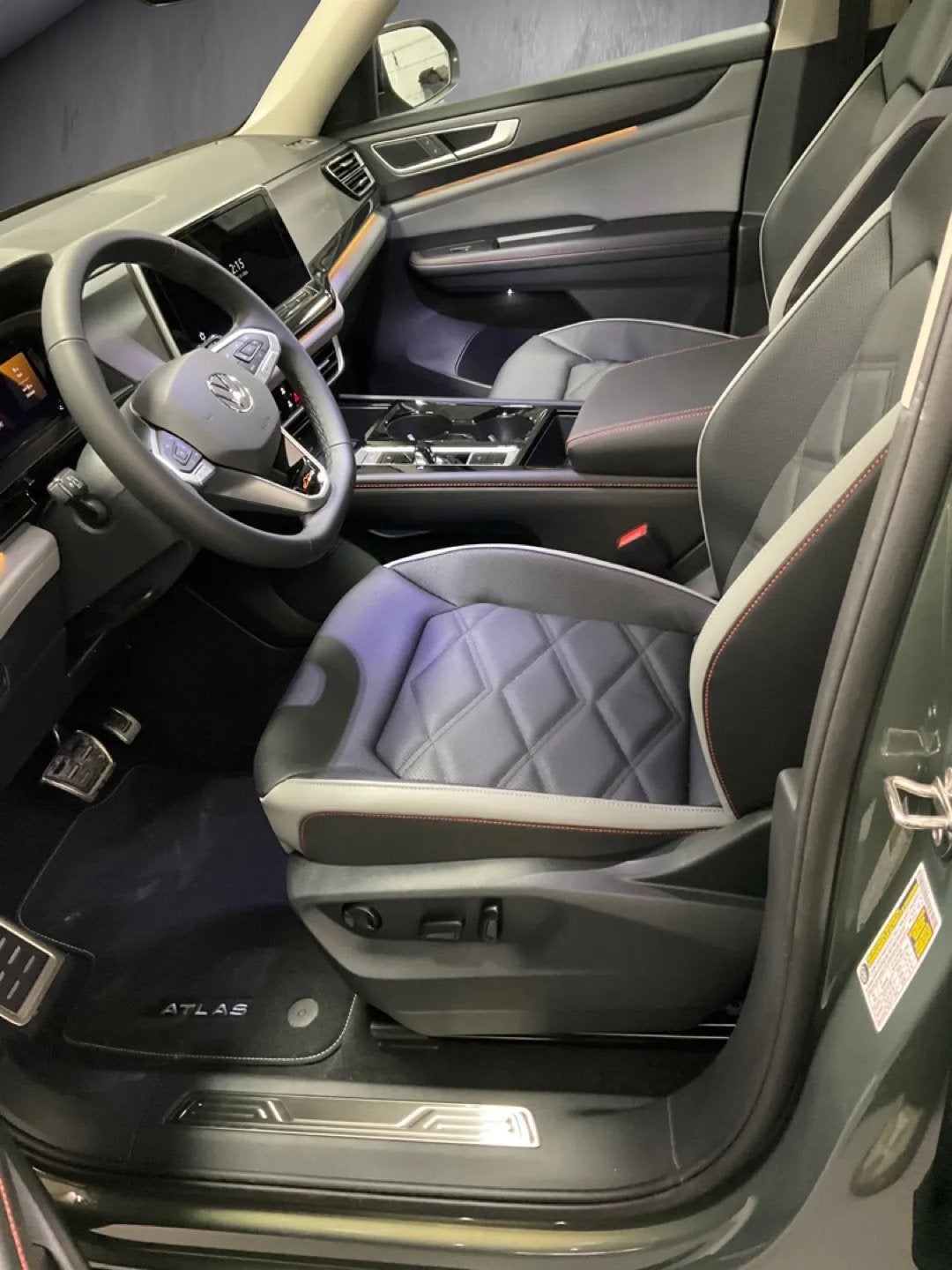 2026 Volkswagen Atlas 2.0T Peak Edition