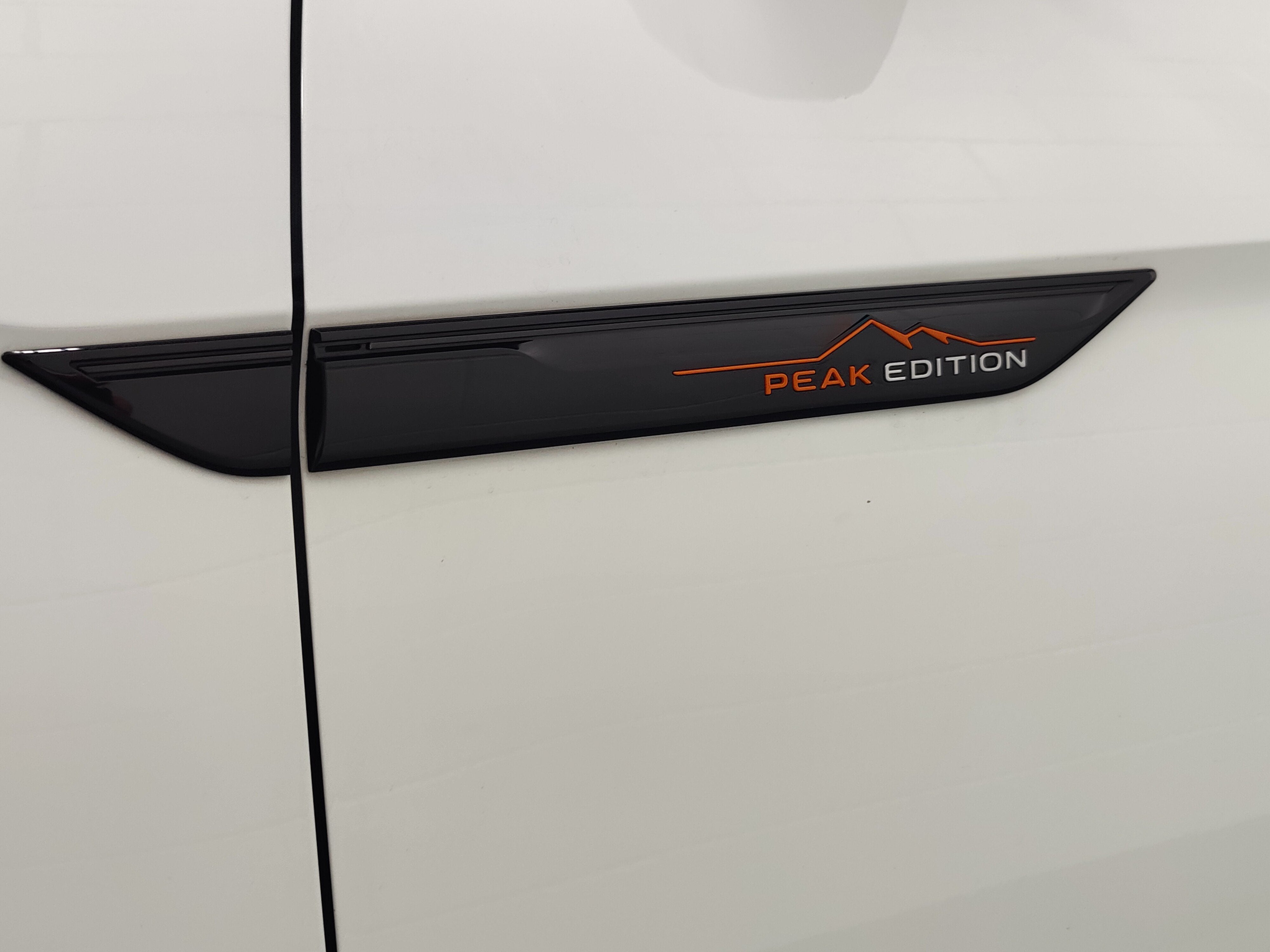 2024 Volkswagen Atlas Peak Edition SE AWD w/Sunroof