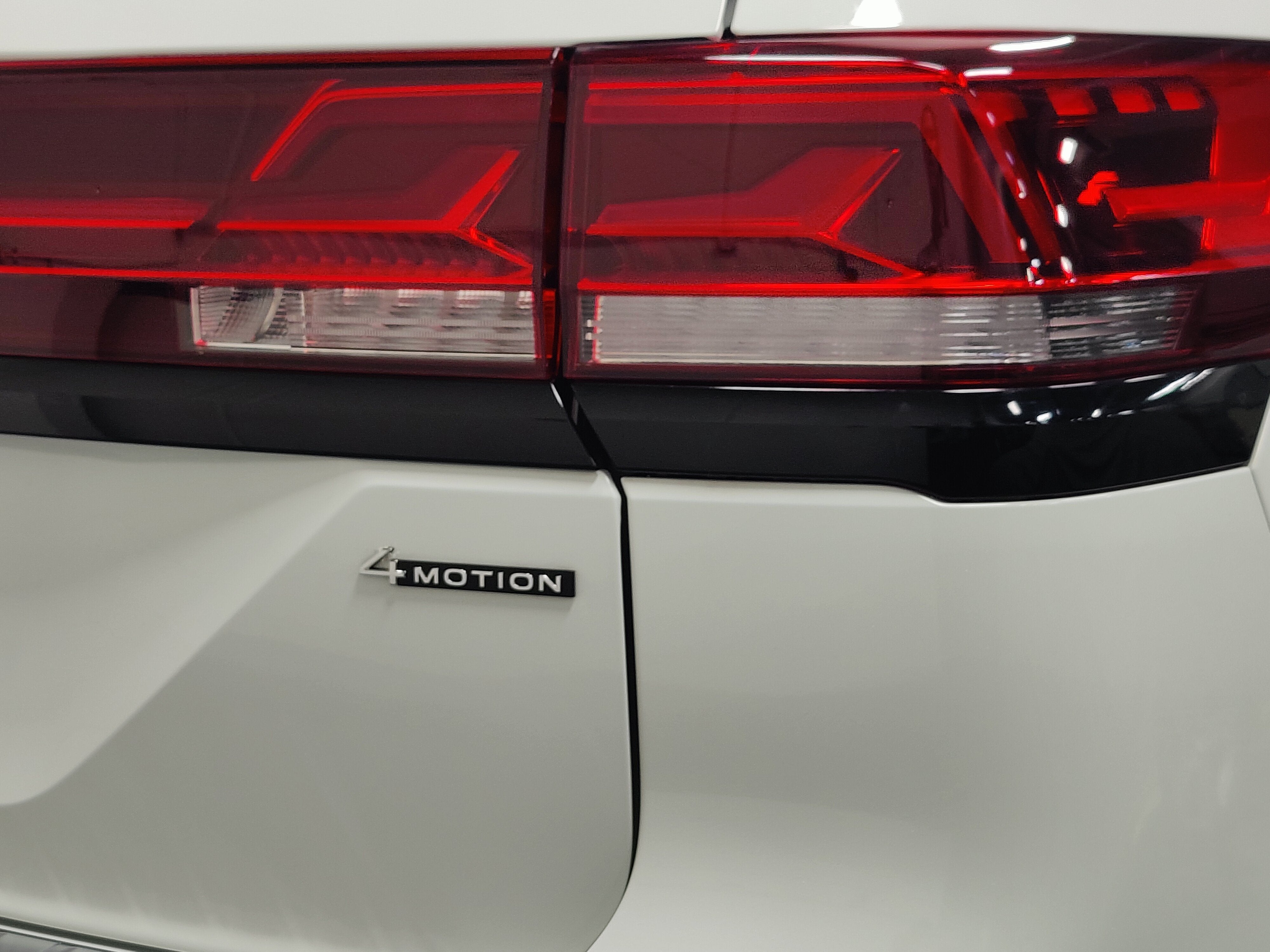 2024 Volkswagen Atlas Peak Edition SE AWD w/Sunroof