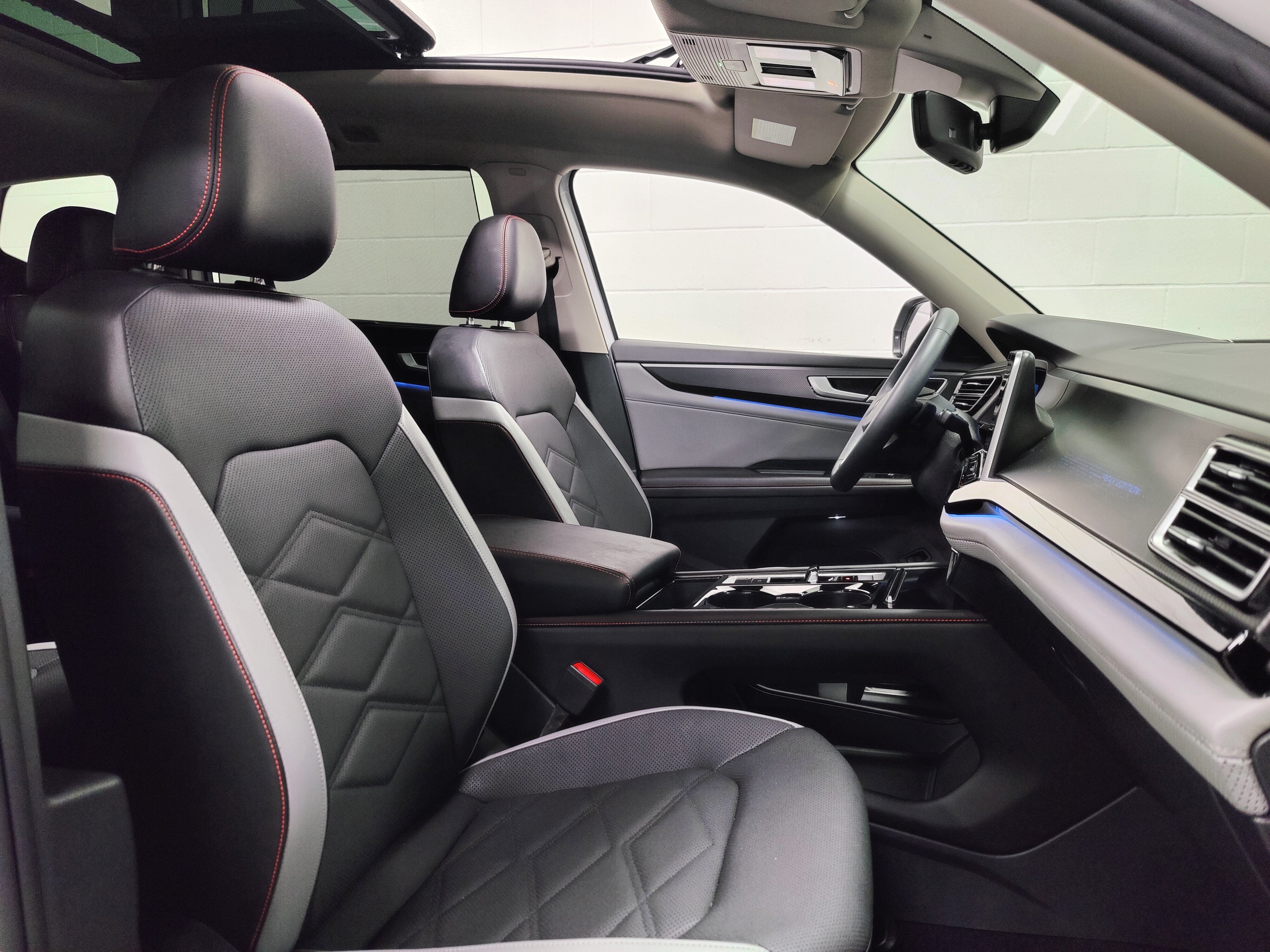 2024 Volkswagen Atlas Peak Edition SE AWD w/Sunroof