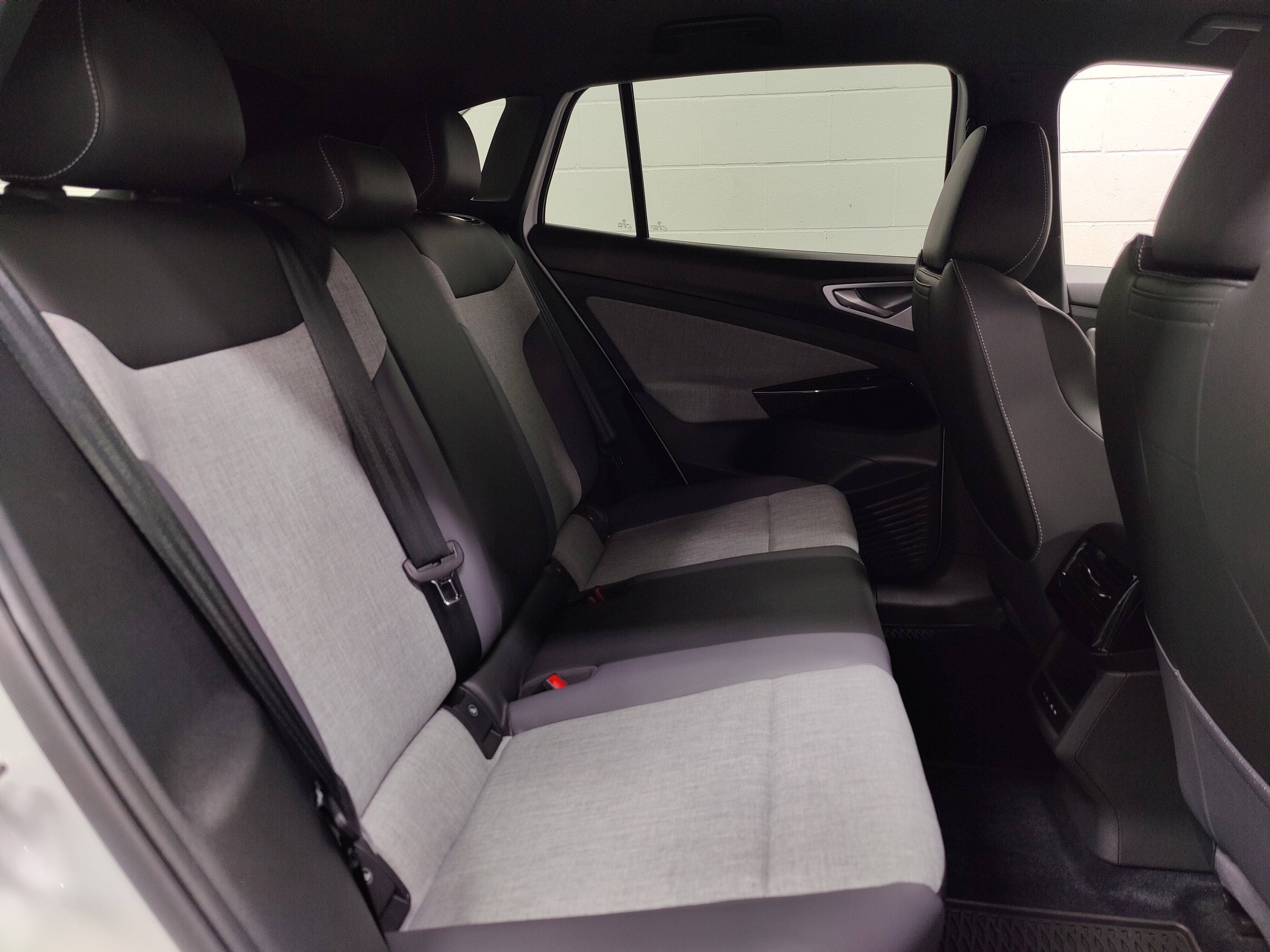 2025 Volkswagen ID.4 Pro