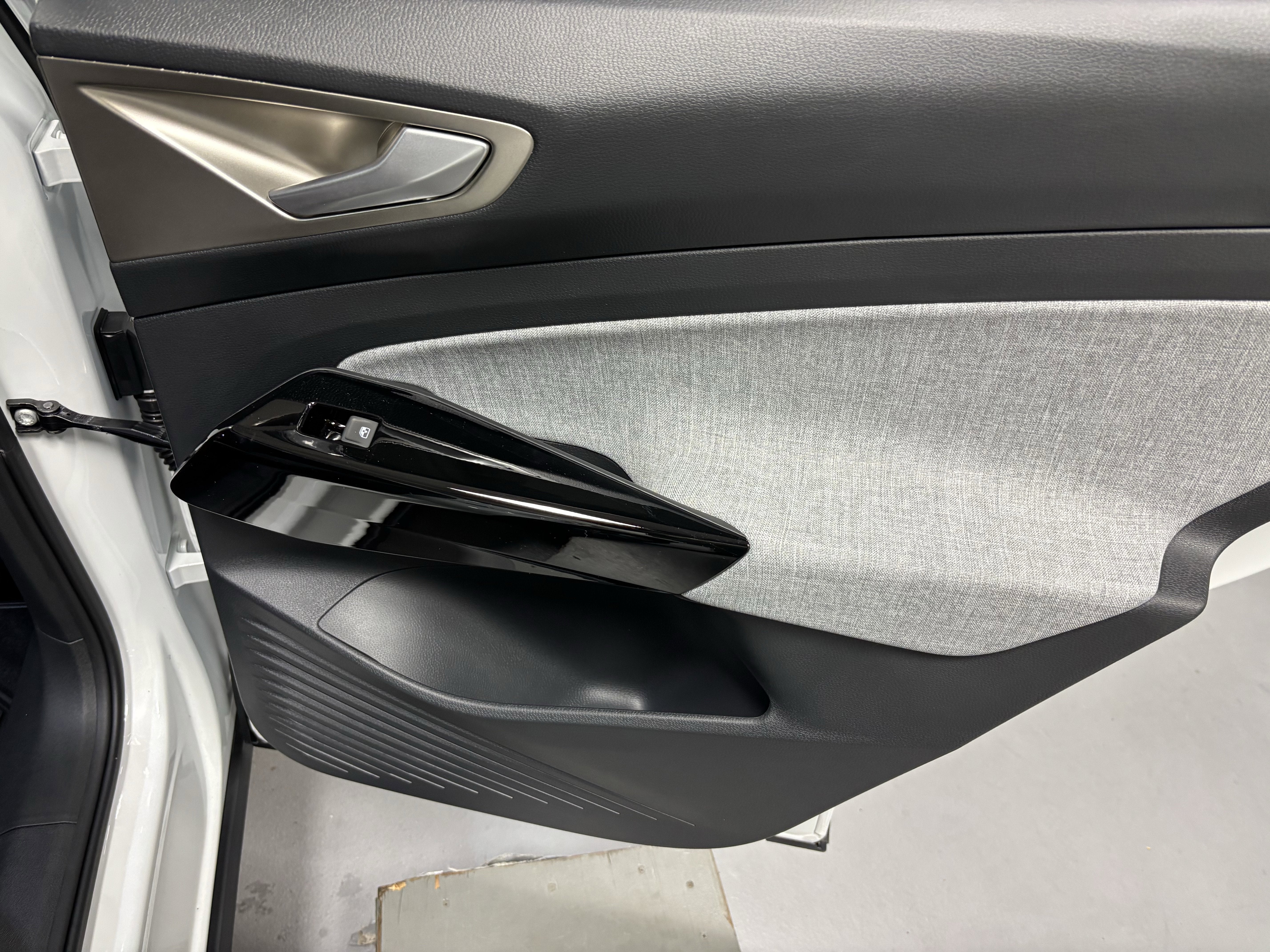 2025 Volkswagen ID.4 Pro