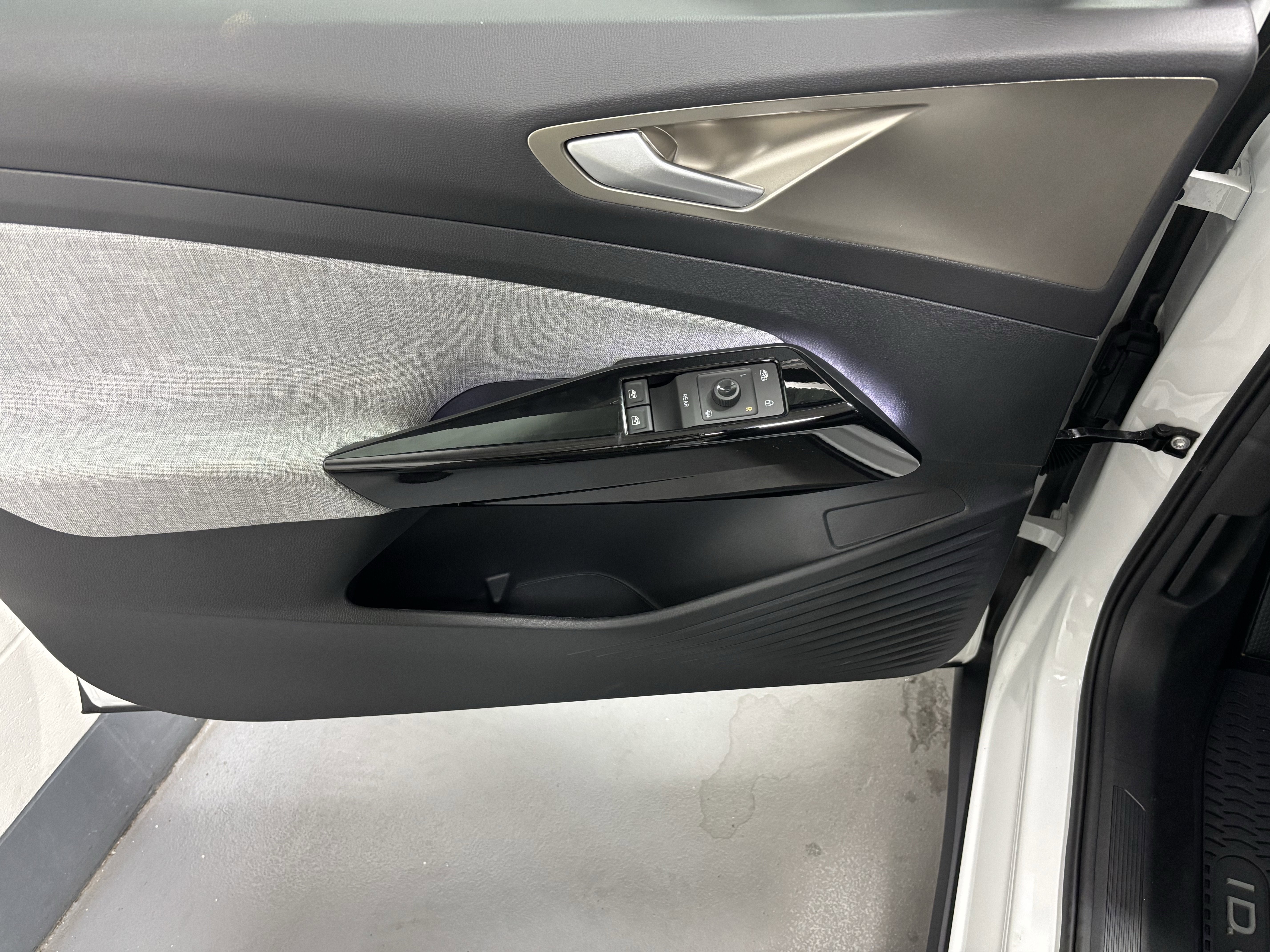 2025 Volkswagen ID.4 Pro