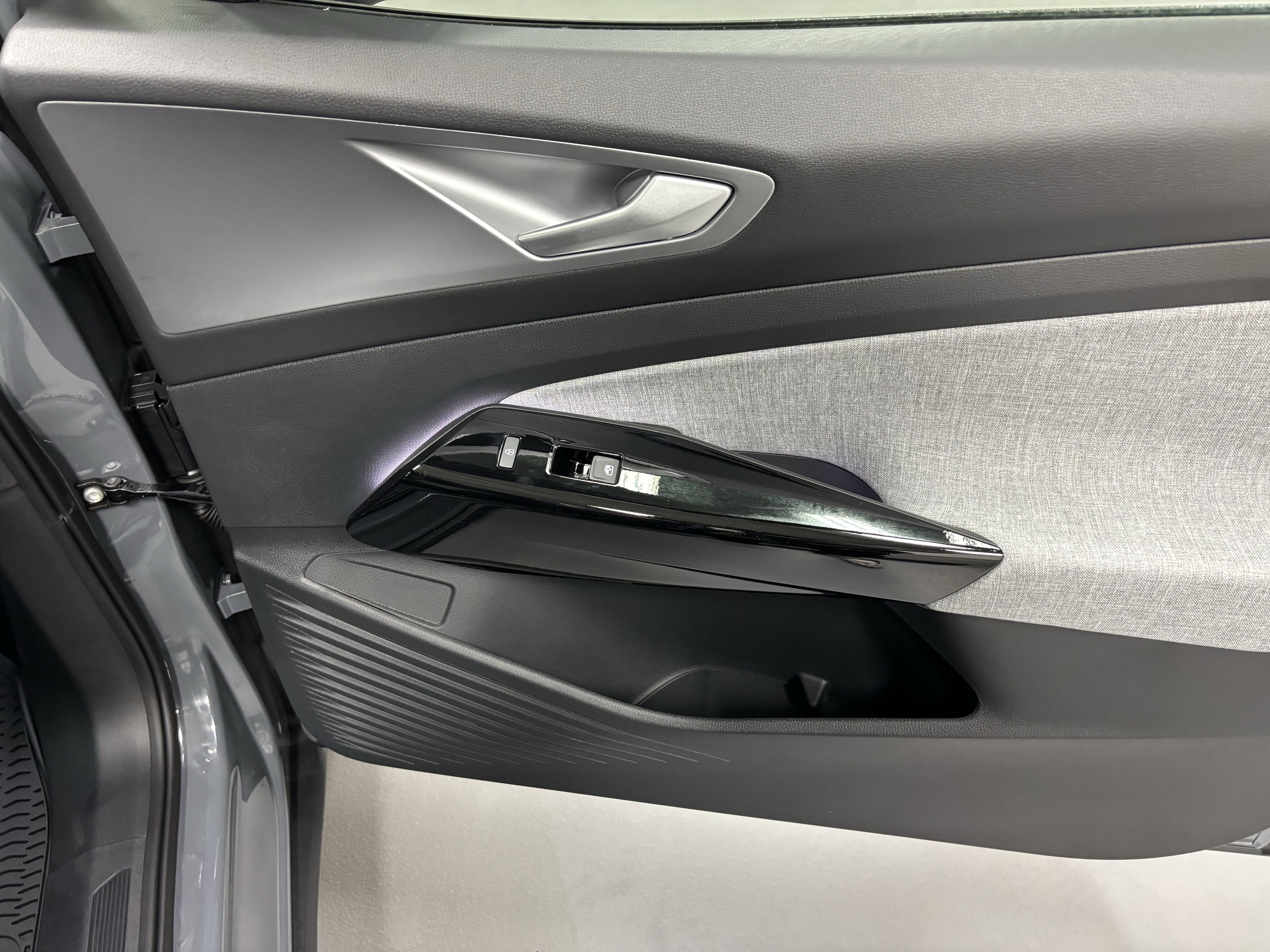 2025 Volkswagen ID.4 Pro