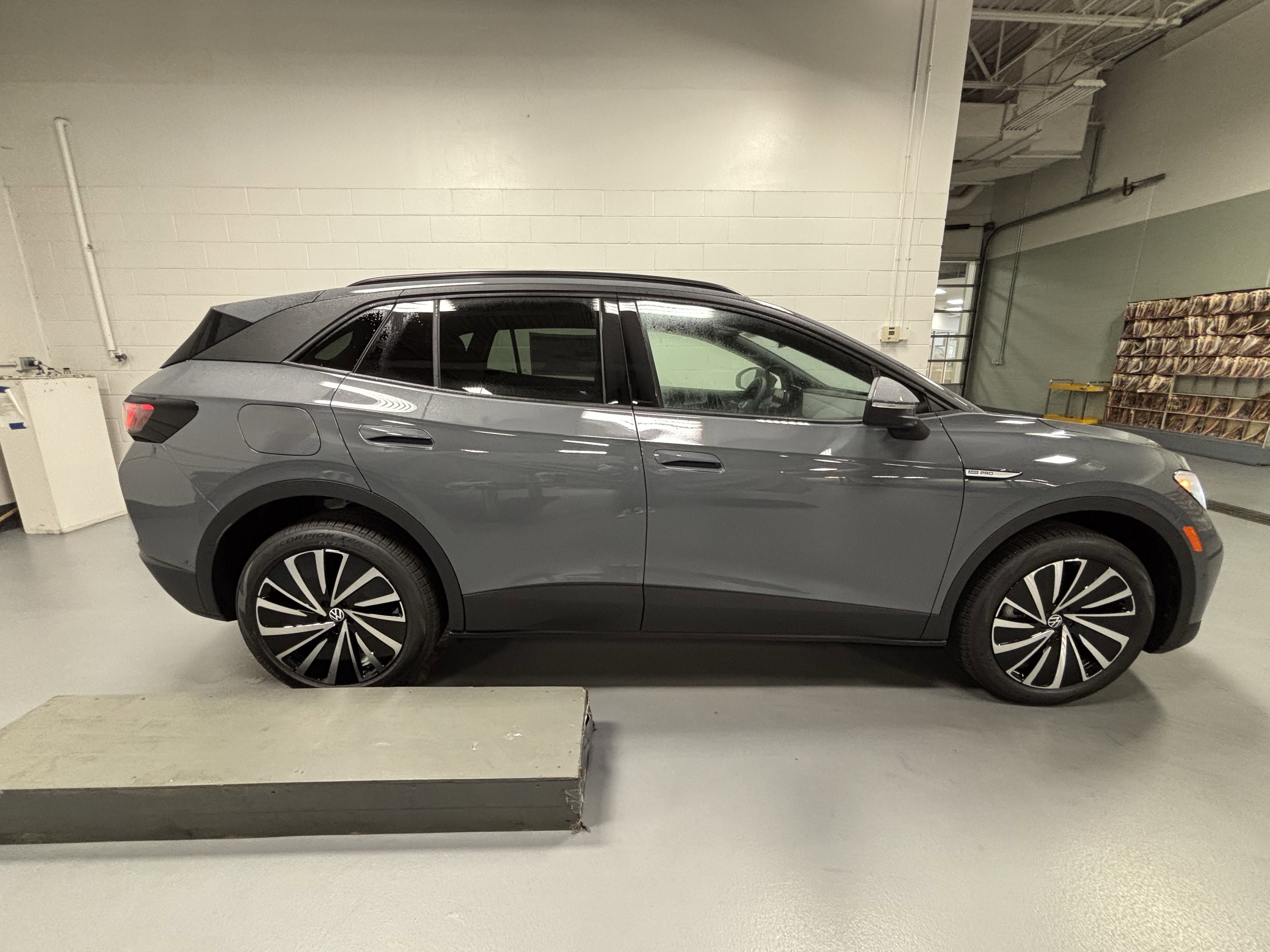 2025 Volkswagen ID.4 Pro