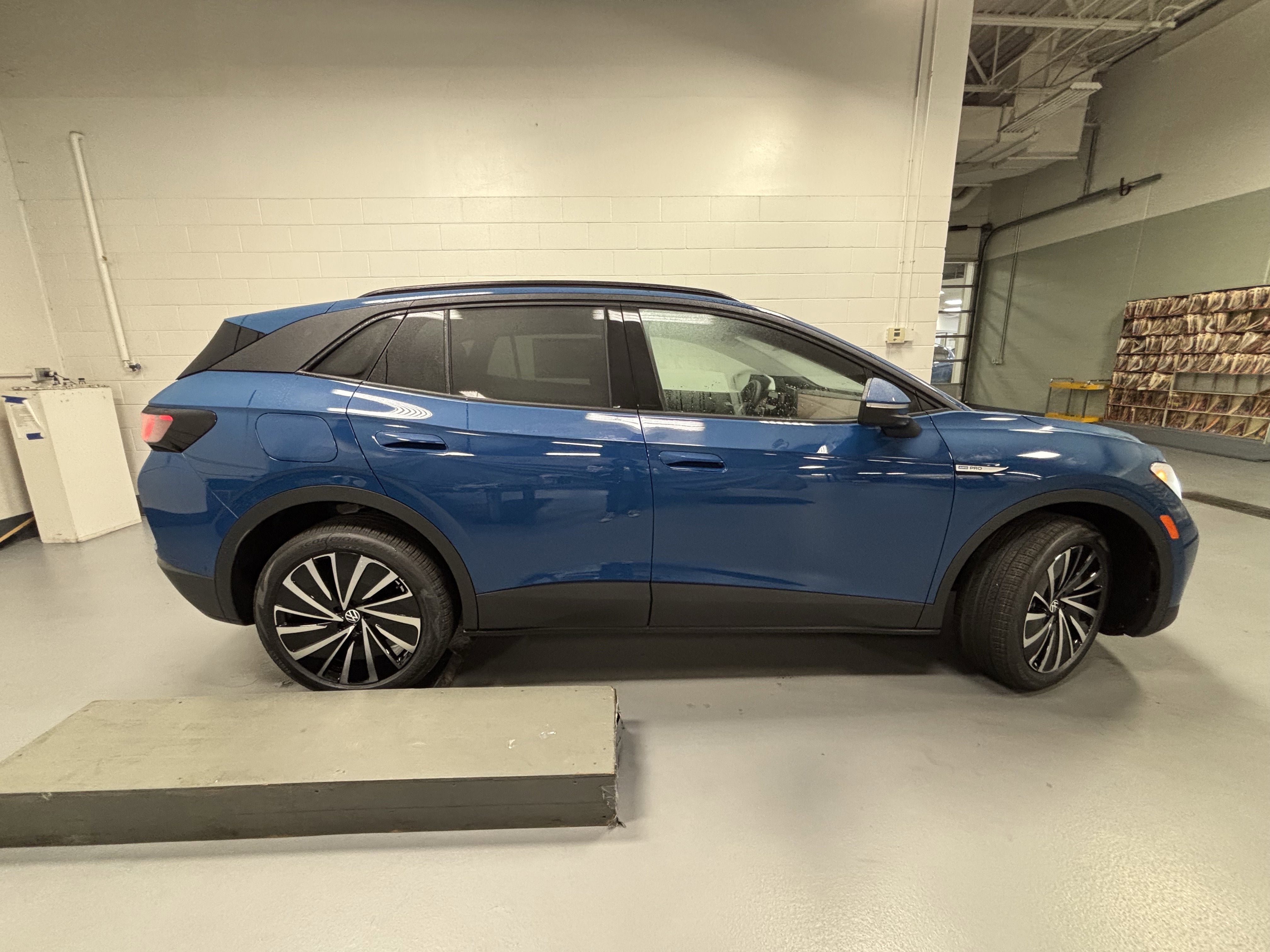 2025 Volkswagen ID.4 Pro