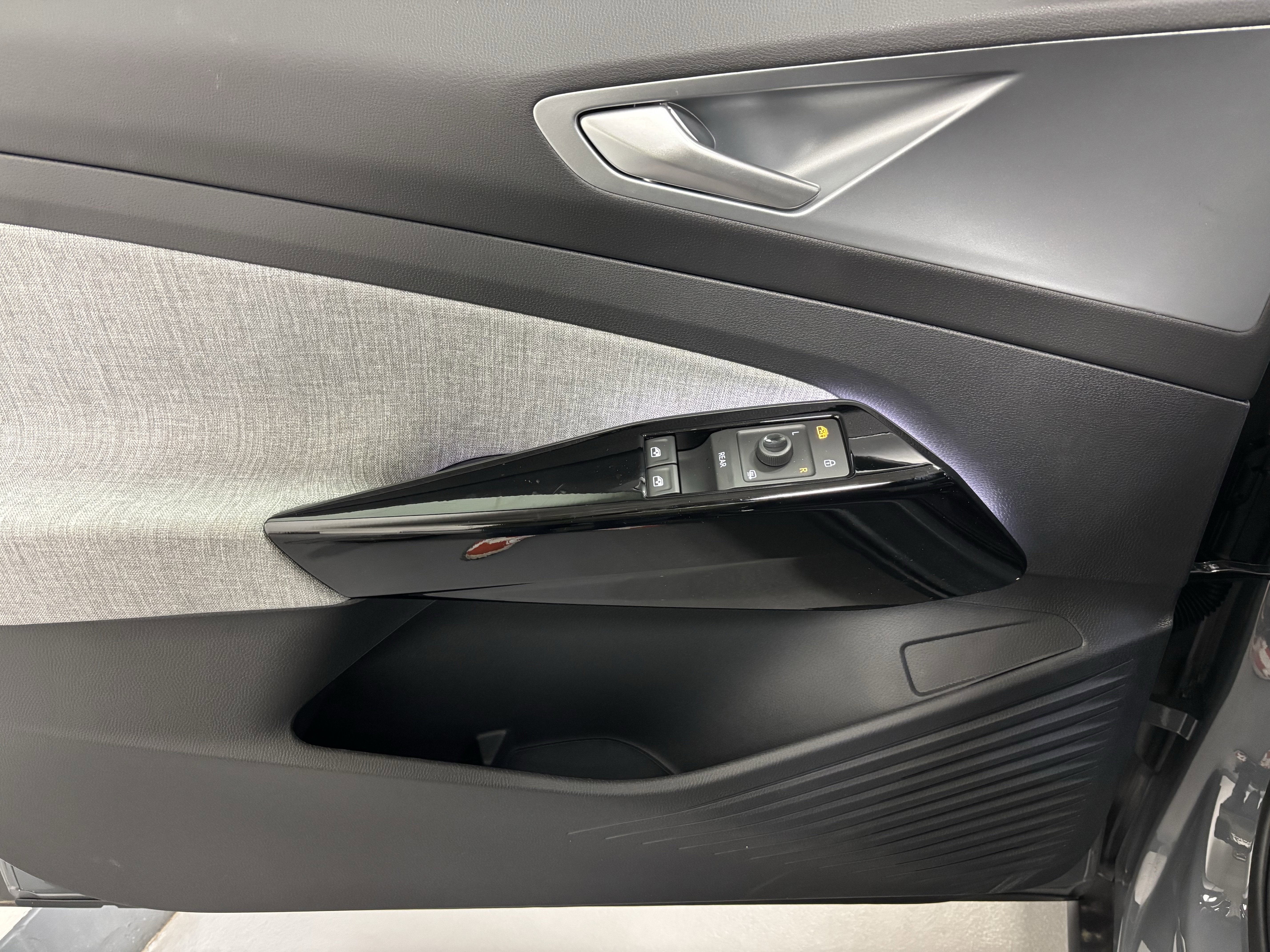 2025 Volkswagen ID.4 Pro