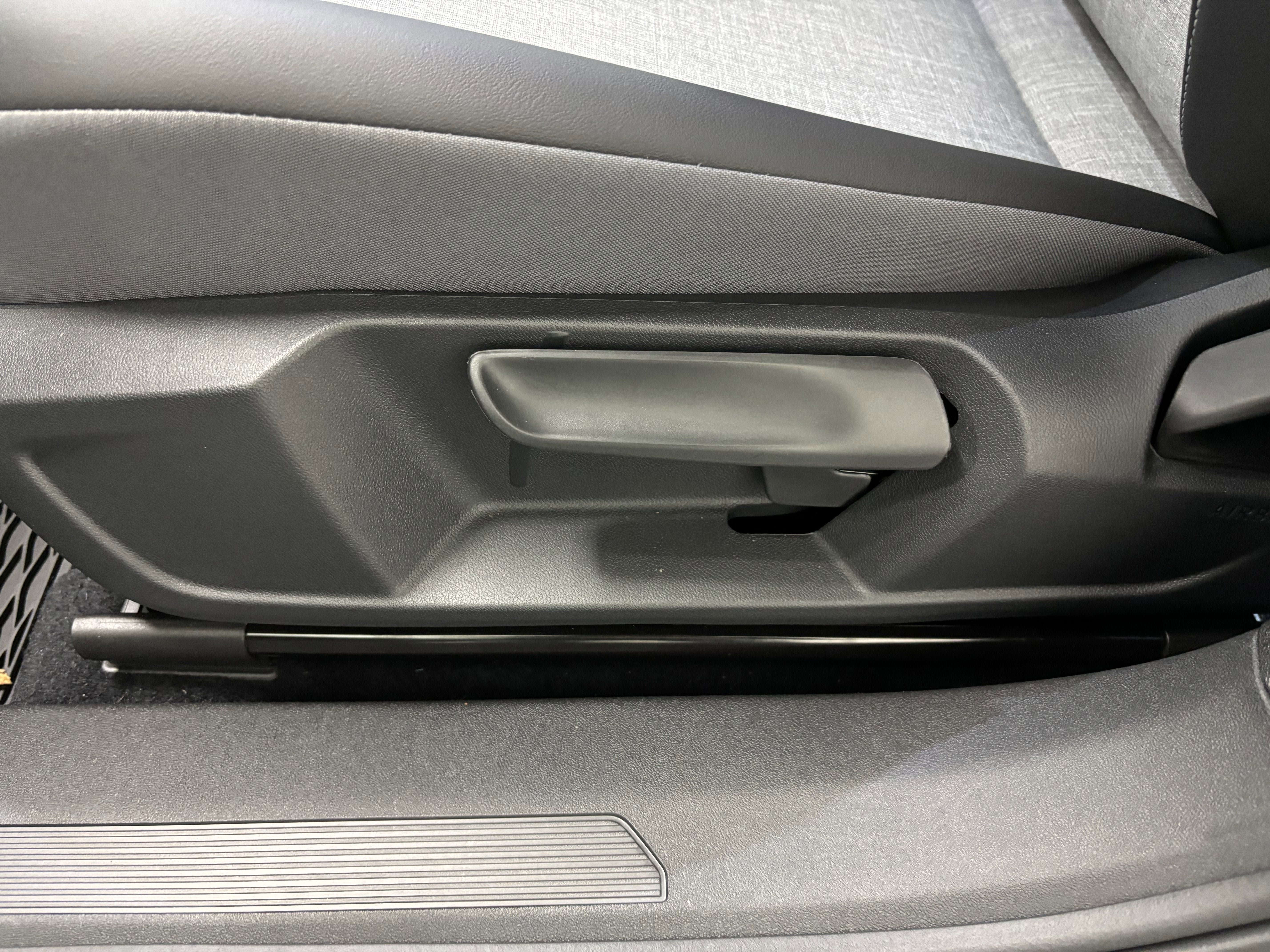 2025 Volkswagen ID.4 Pro