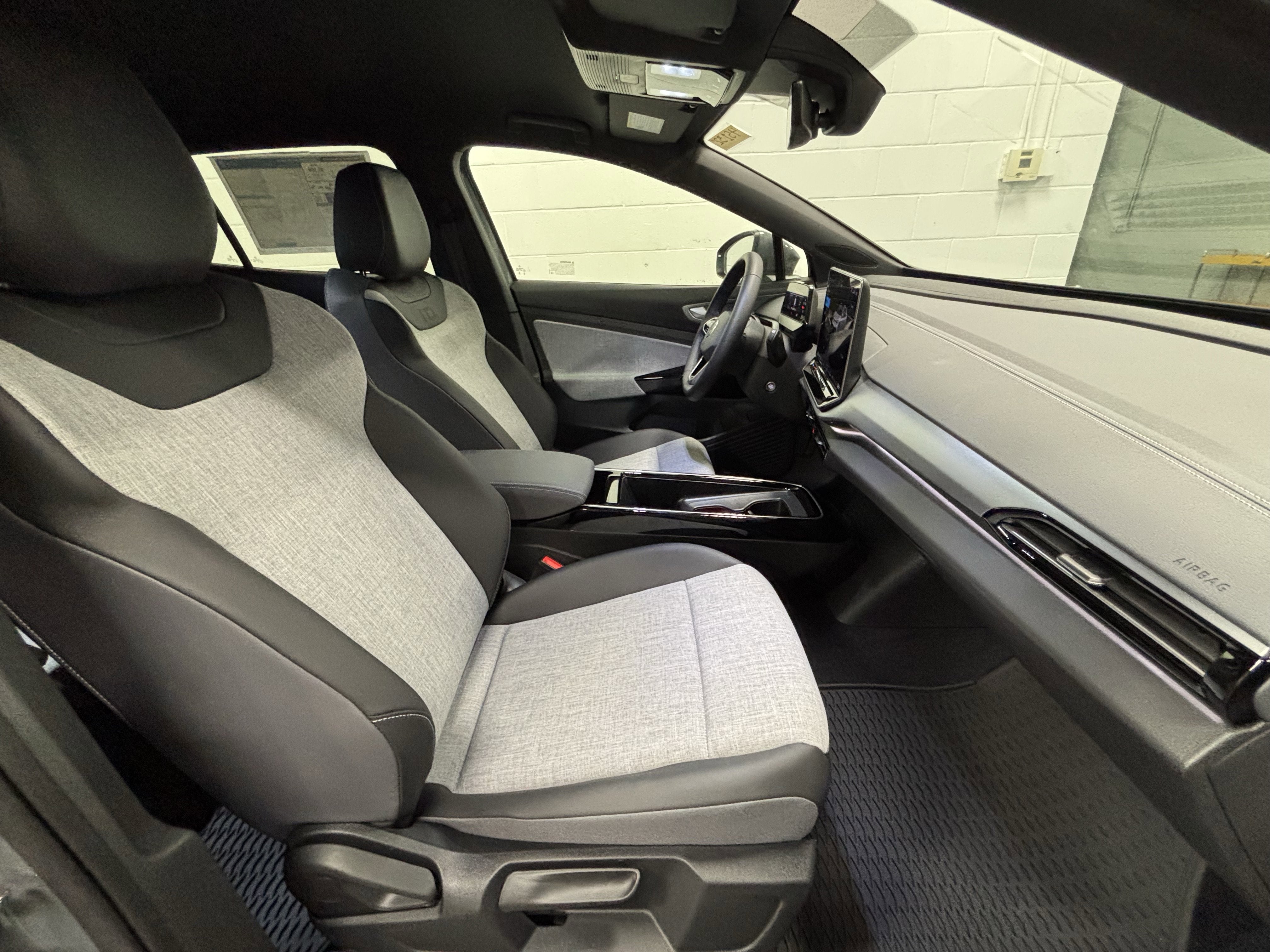 2025 Volkswagen ID.4 Pro