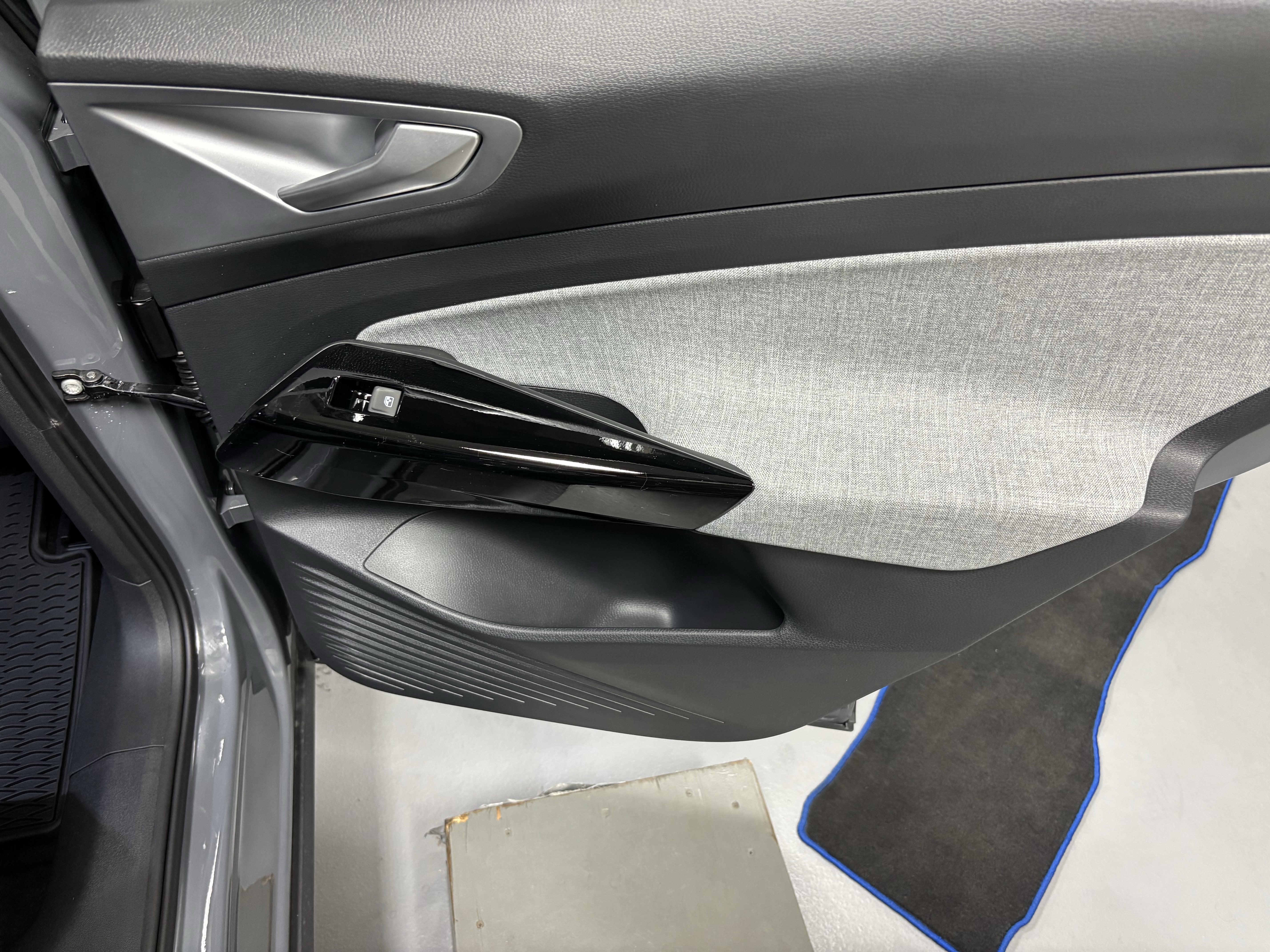 2025 Volkswagen ID.4 Pro