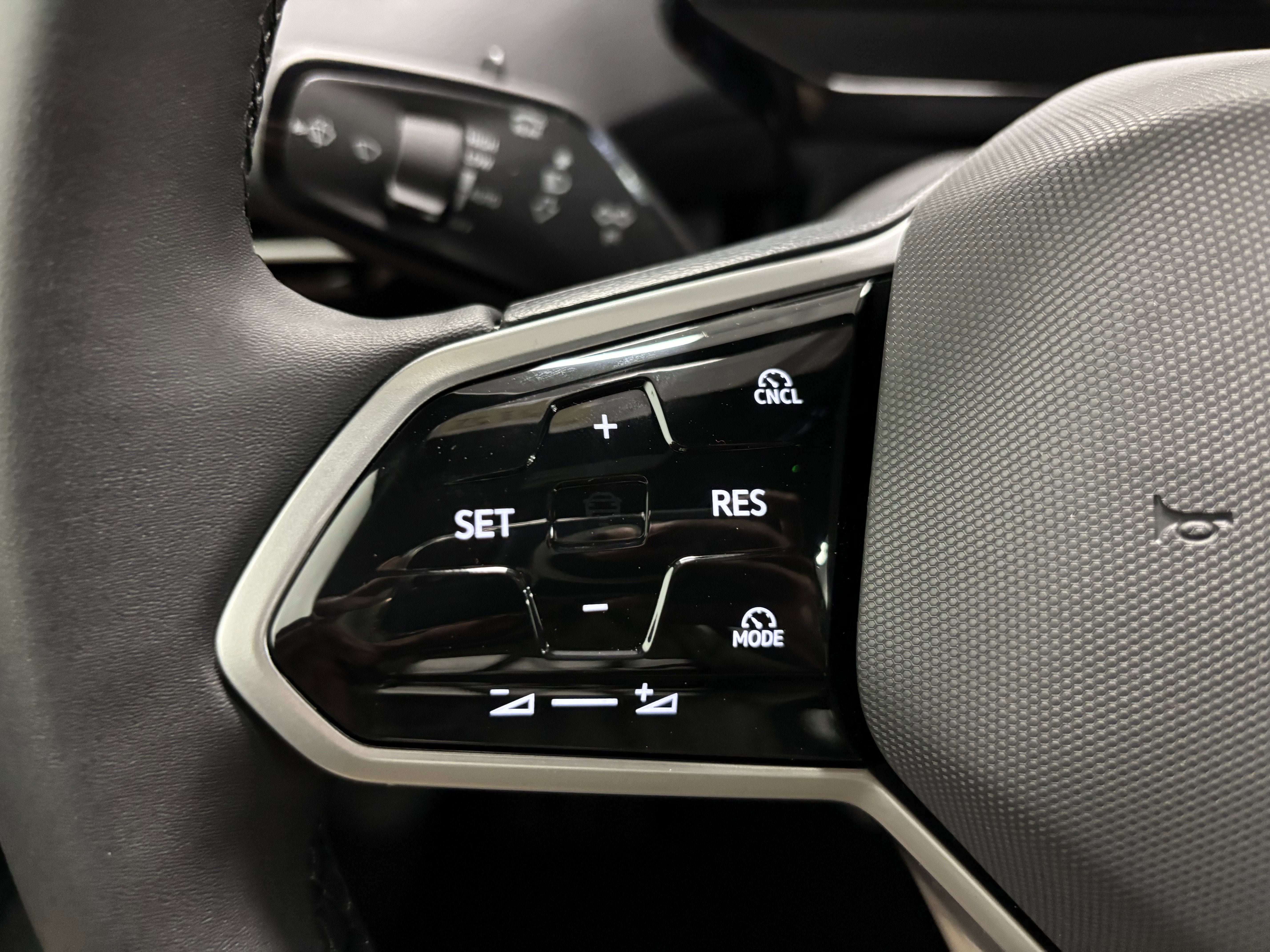 2025 Volkswagen ID.4 Pro