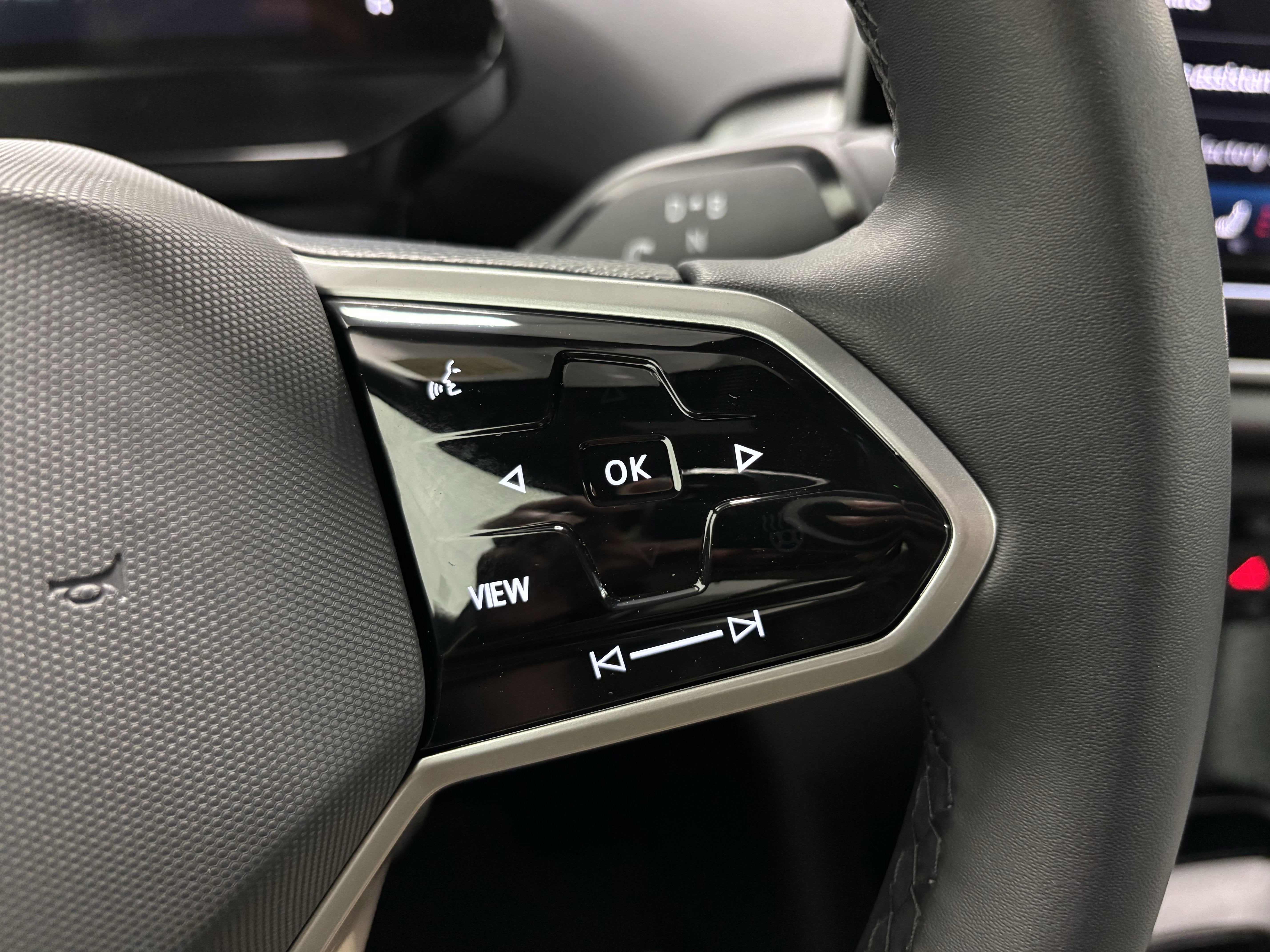 2025 Volkswagen ID.4 Pro