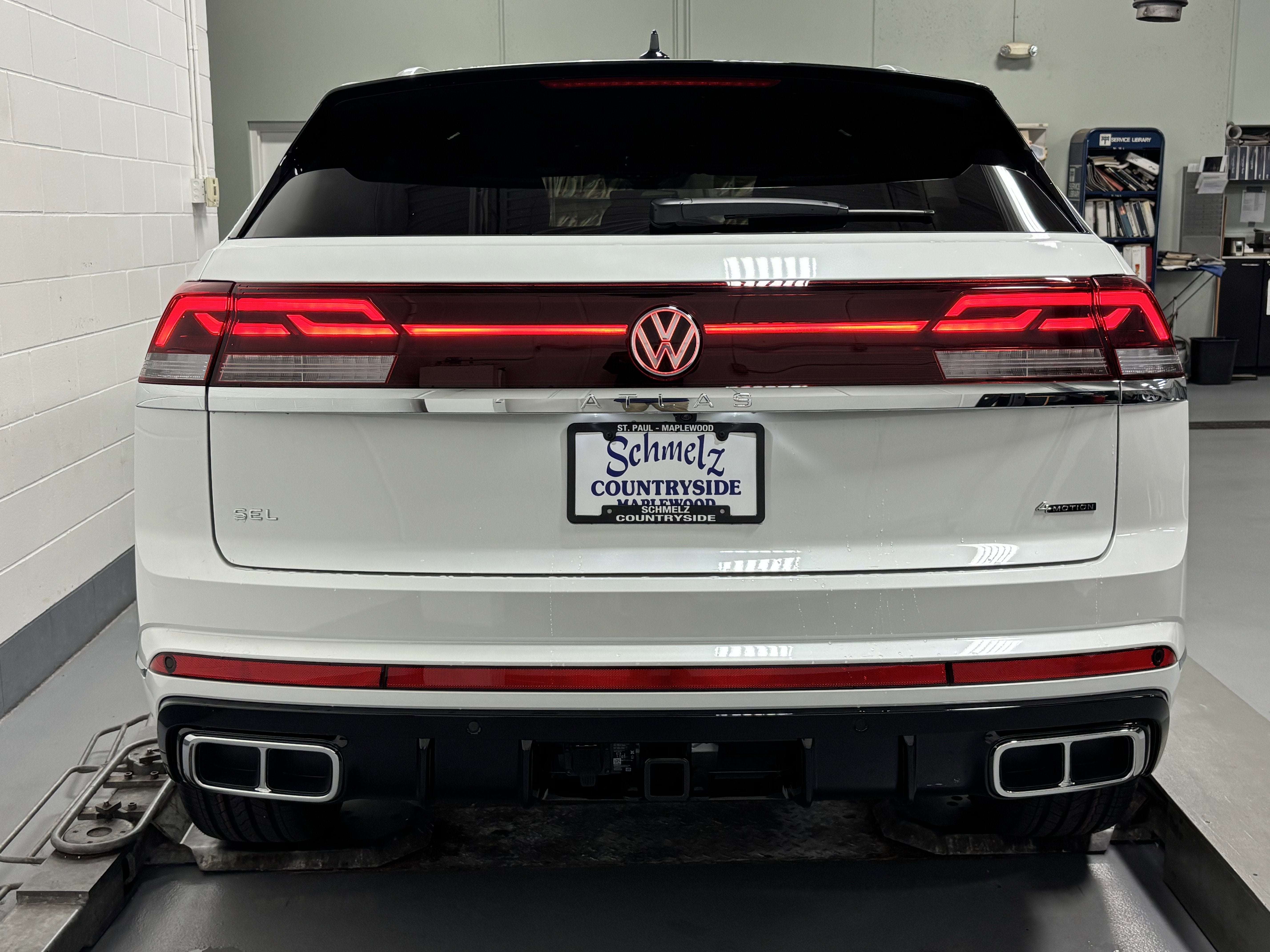 2026 Volkswagen Atlas Cross Sport 2.0T SEL Premium R-Line