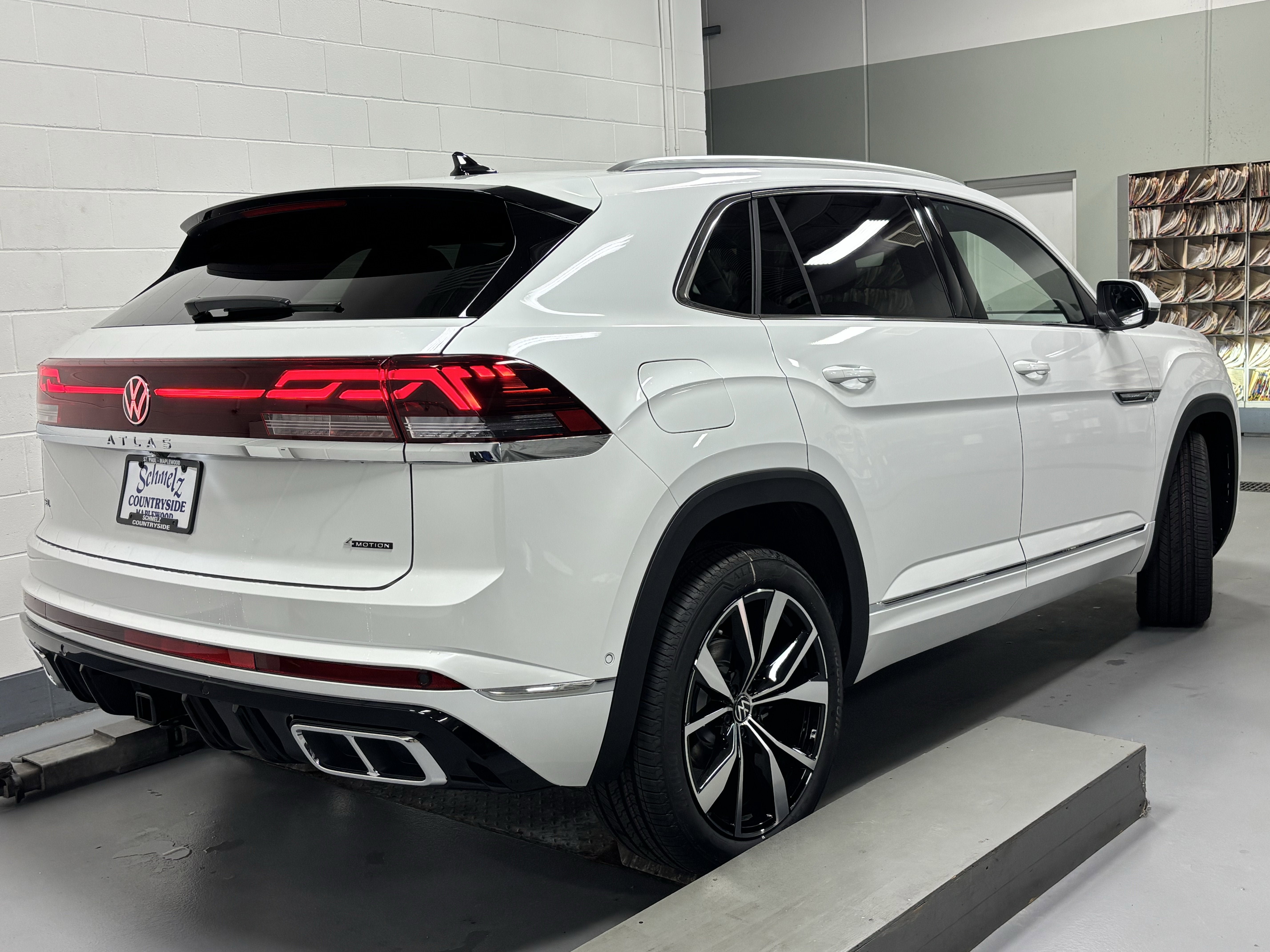 2026 Volkswagen Atlas Cross Sport 2.0T SEL Premium R-Line