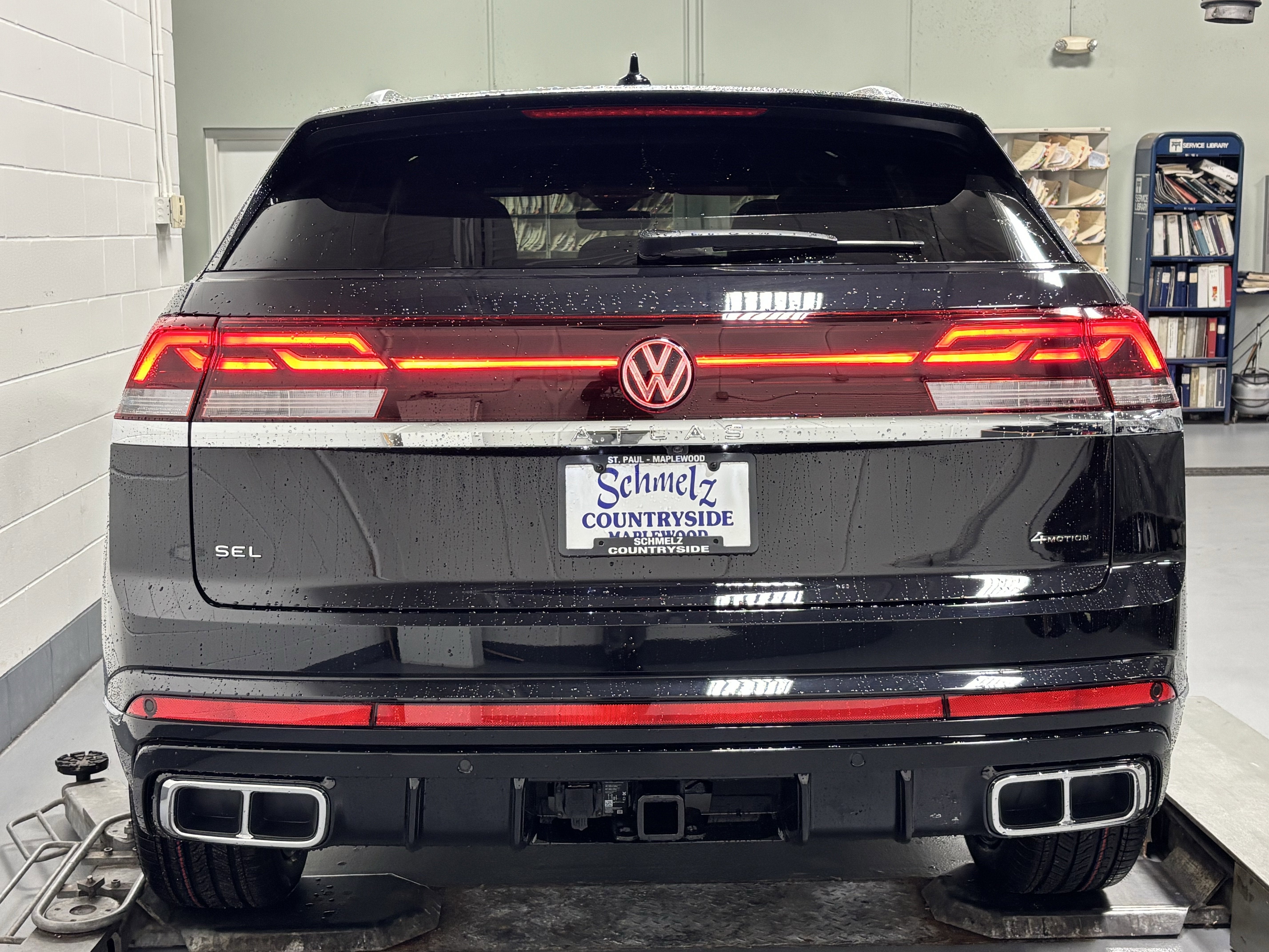 2026 Volkswagen Atlas Cross Sport 2.0T SEL Premium R-Line