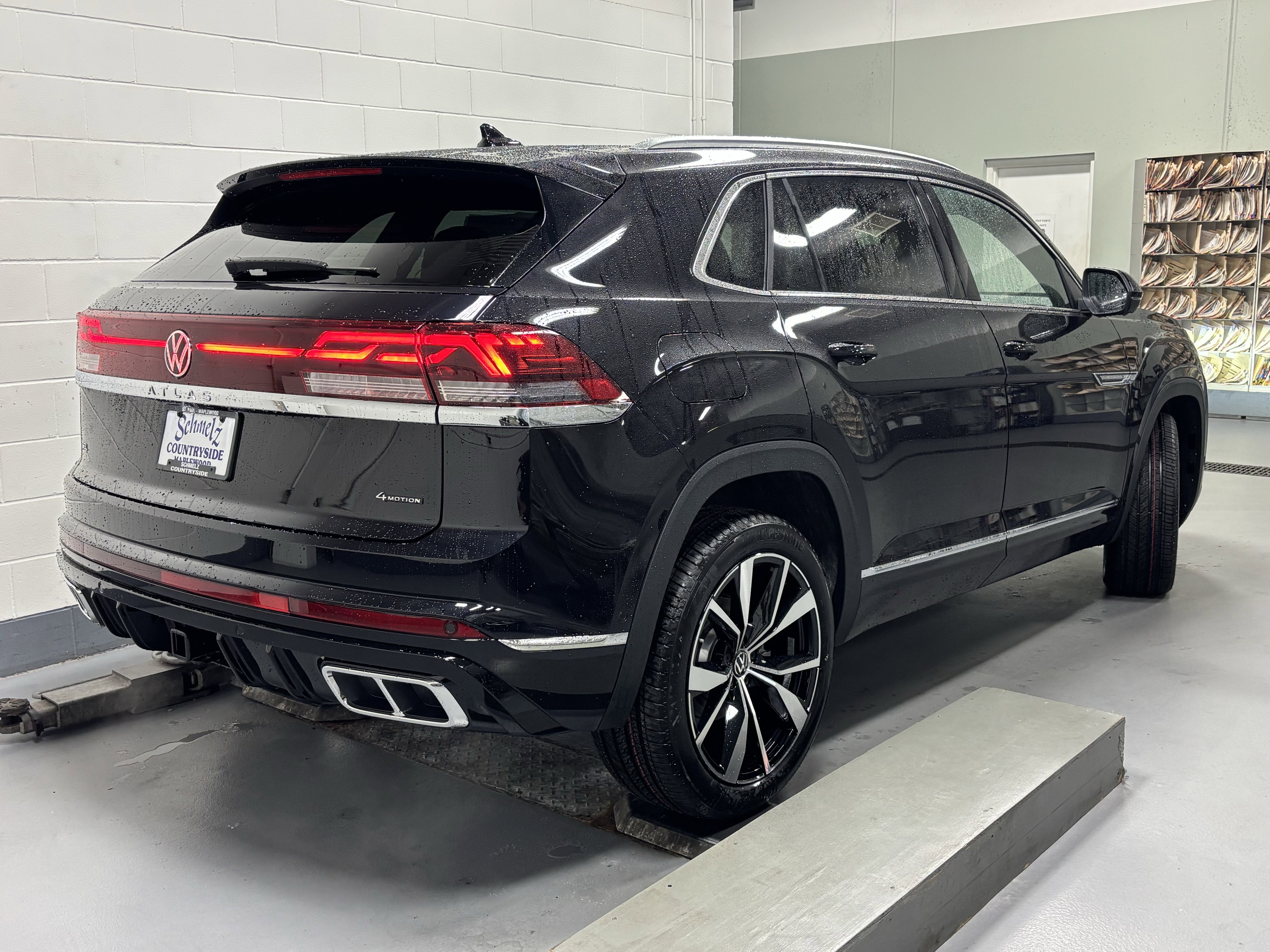 2026 Volkswagen Atlas Cross Sport 2.0T SEL Premium R-Line