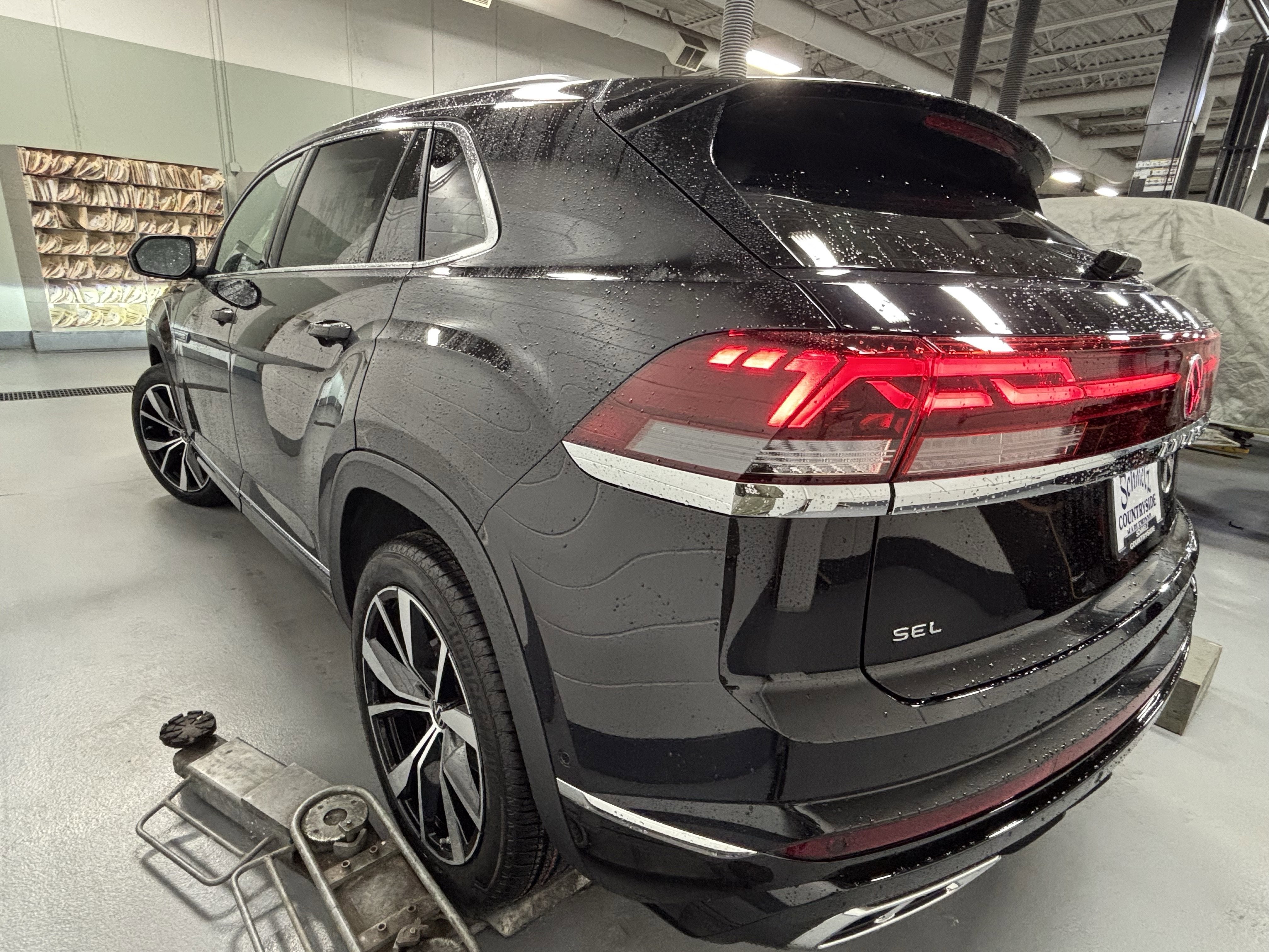 2026 Volkswagen Atlas Cross Sport 2.0T SEL Premium R-Line