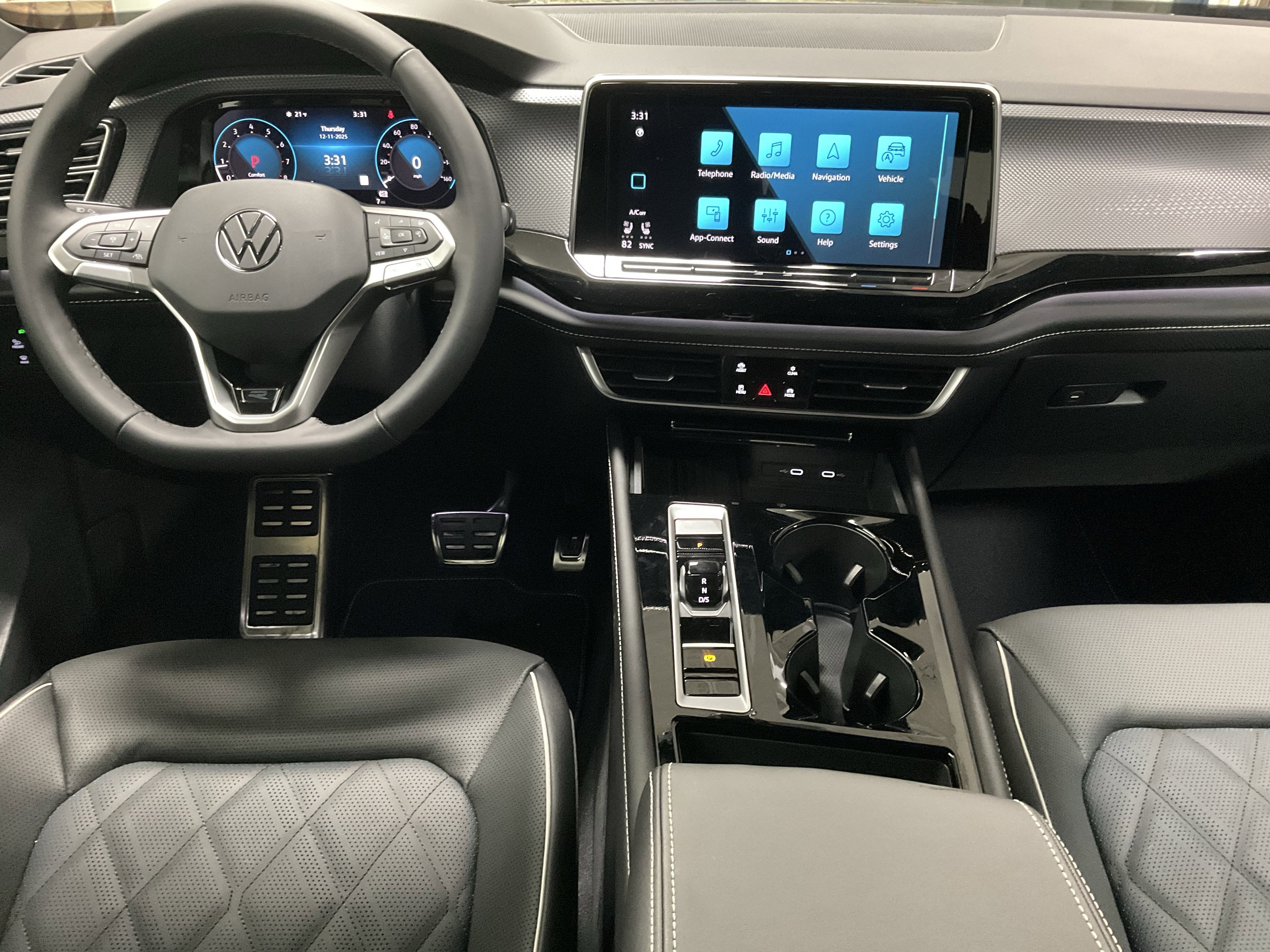 2026 Volkswagen Atlas Cross Sport 2.0T SEL Premium R-Line