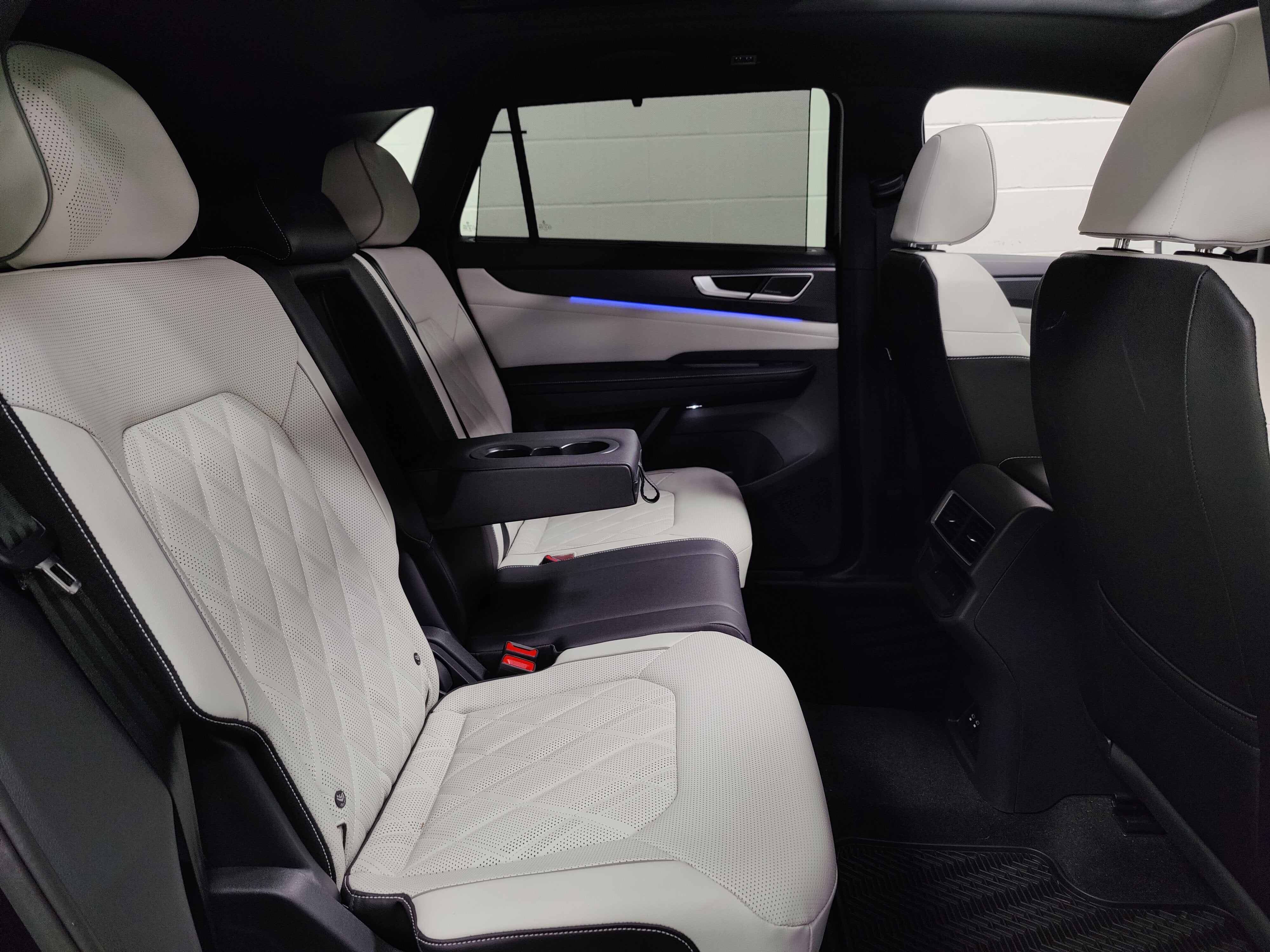 2025 Volkswagen Atlas Cross Sport SEL Premium R-Line w/Sunroof/Nav