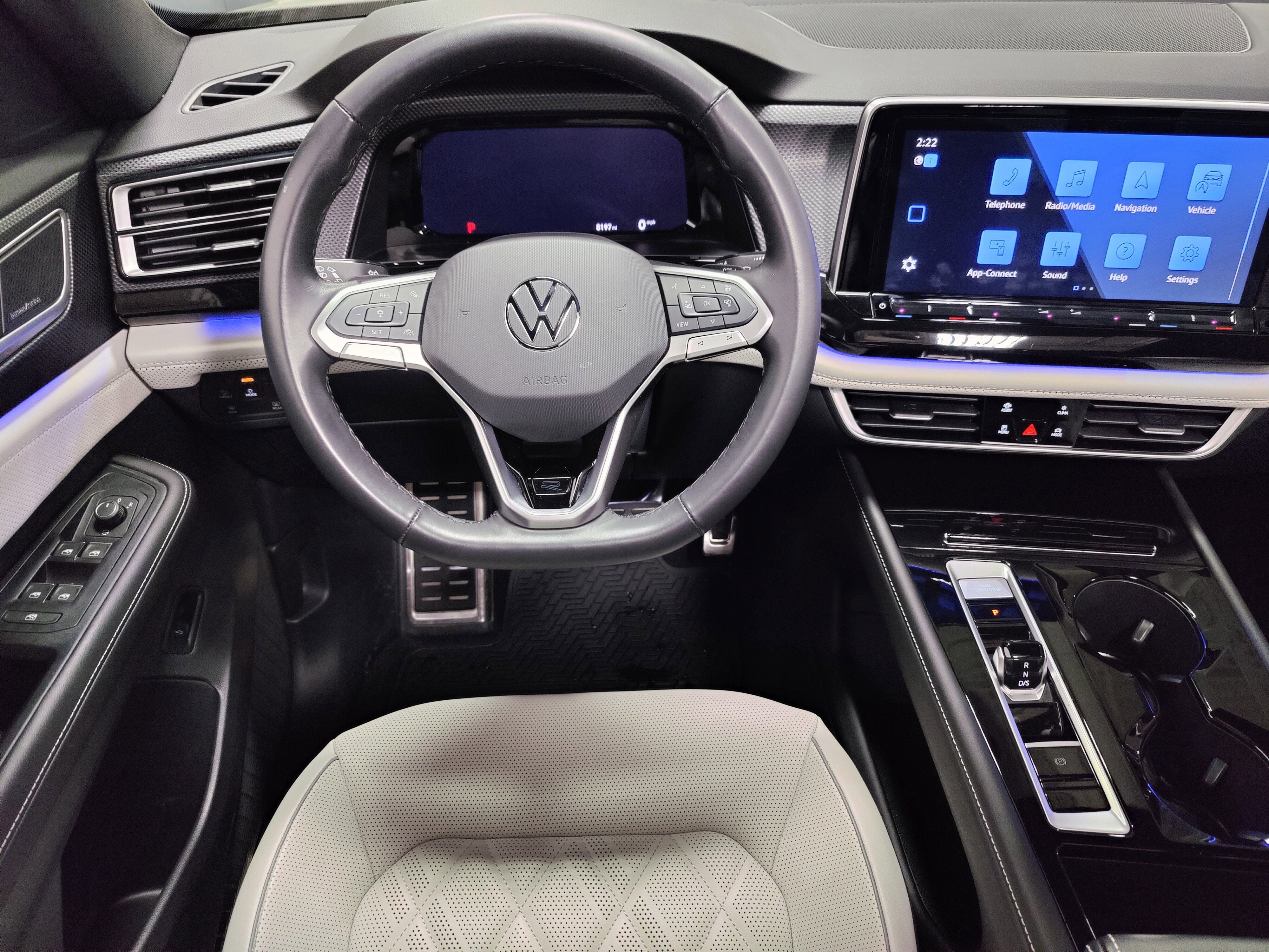 2025 Volkswagen Atlas Cross Sport SEL Premium R-Line w/Sunroof/Nav