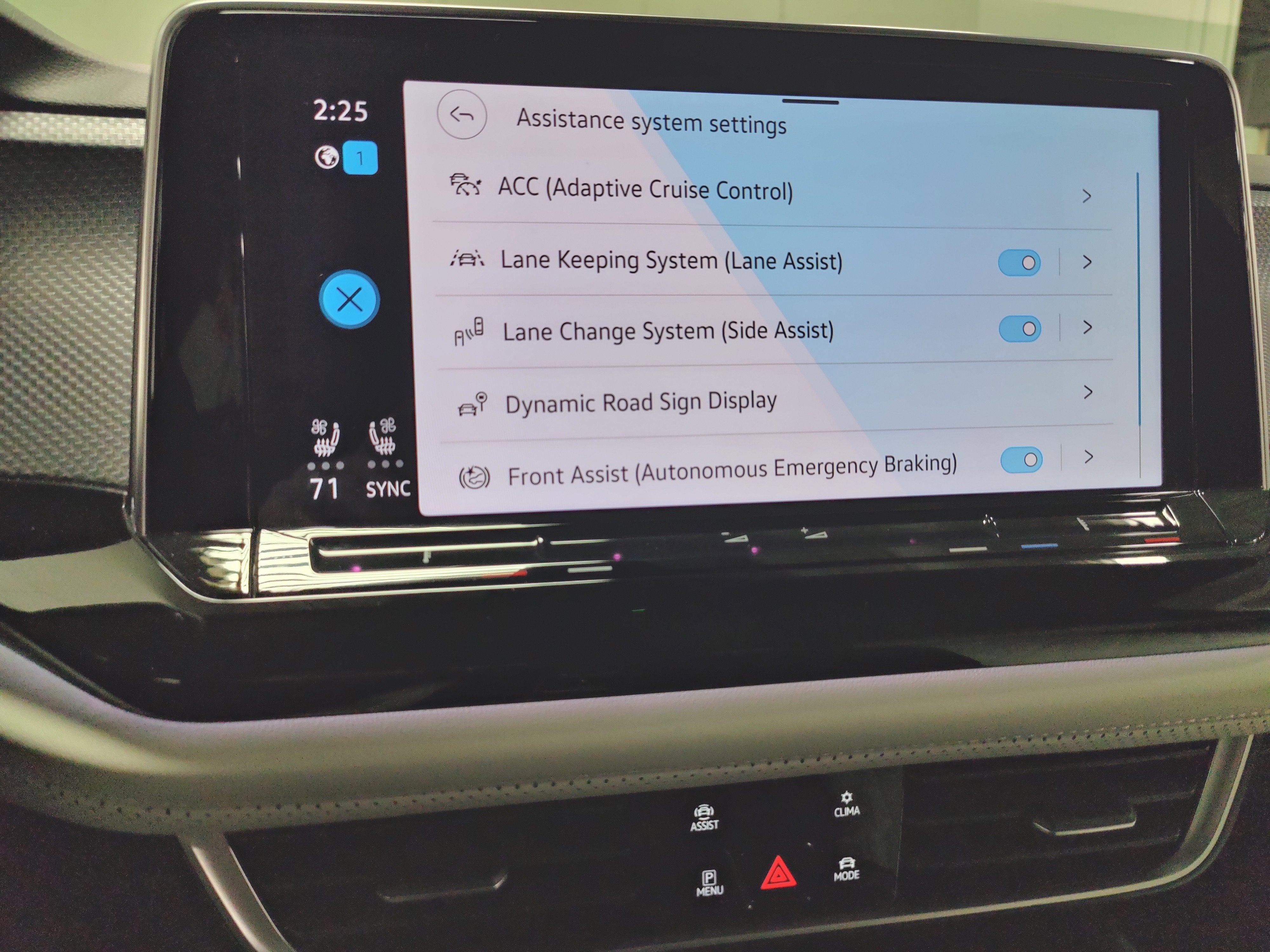 2025 Volkswagen Atlas Cross Sport SEL Premium R-Line w/Sunroof/Nav