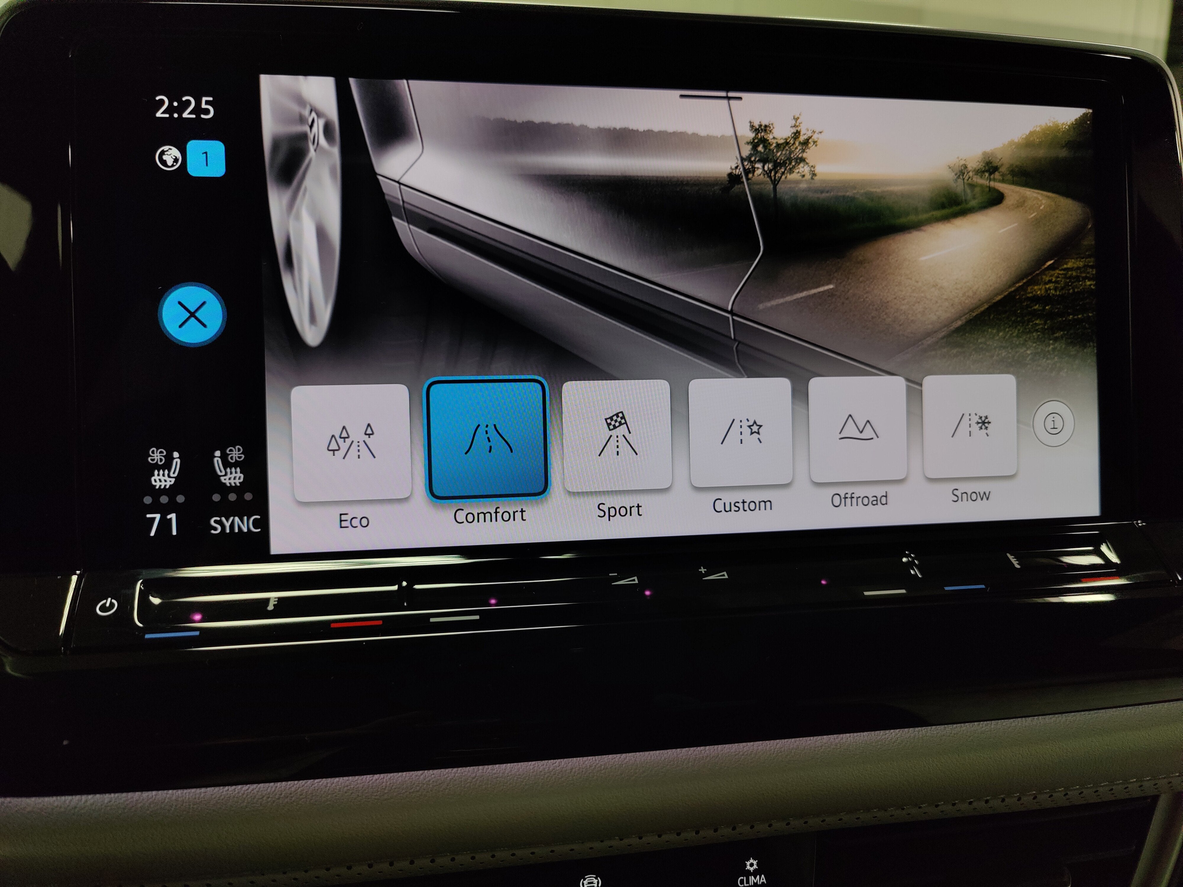 2025 Volkswagen Atlas Cross Sport SEL Premium R-Line w/Sunroof/Nav