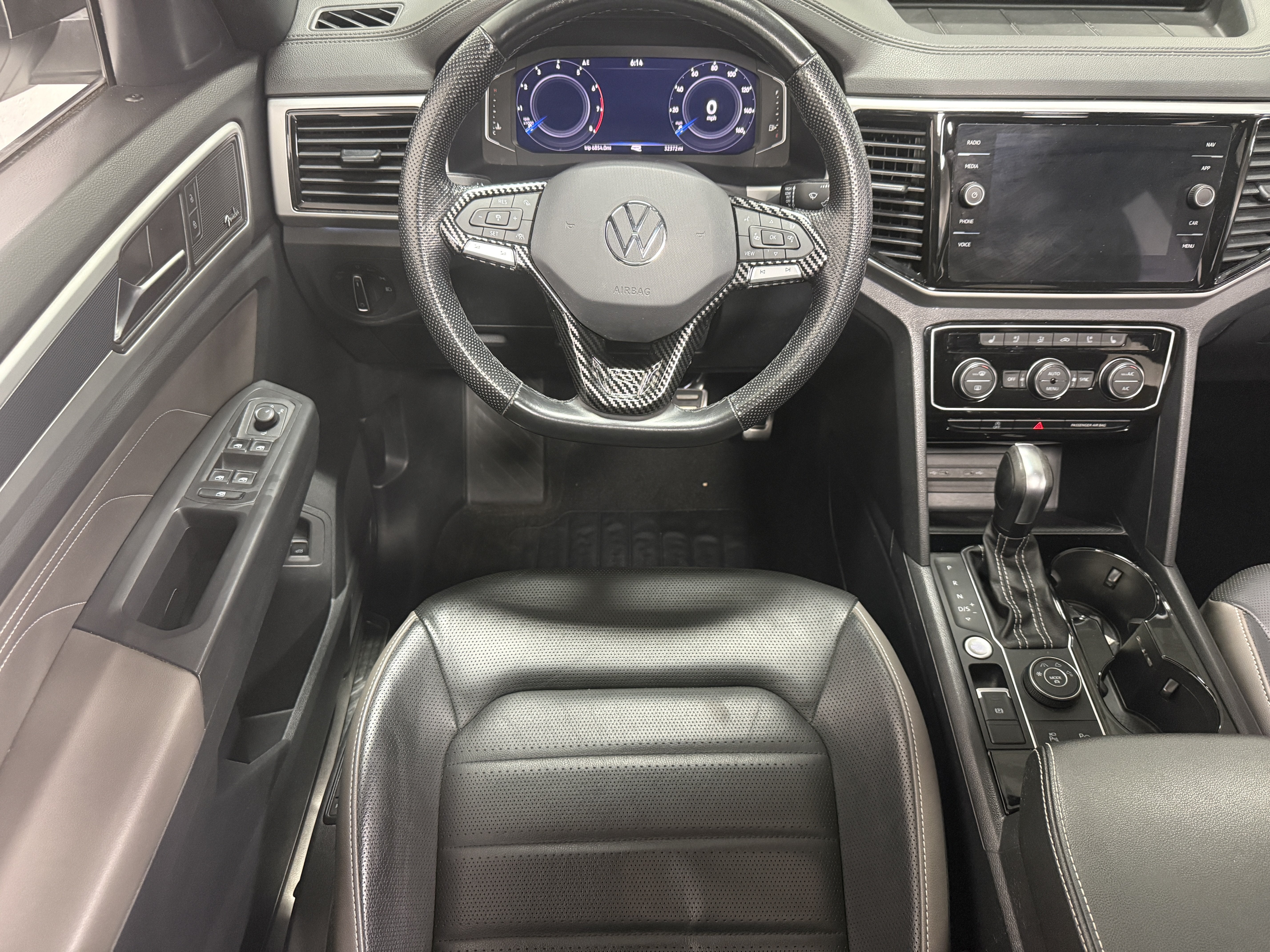 2023 Volkswagen Atlas Cross Sport V6 SEL Premium R-Line AWD w/Sunroof & Nav