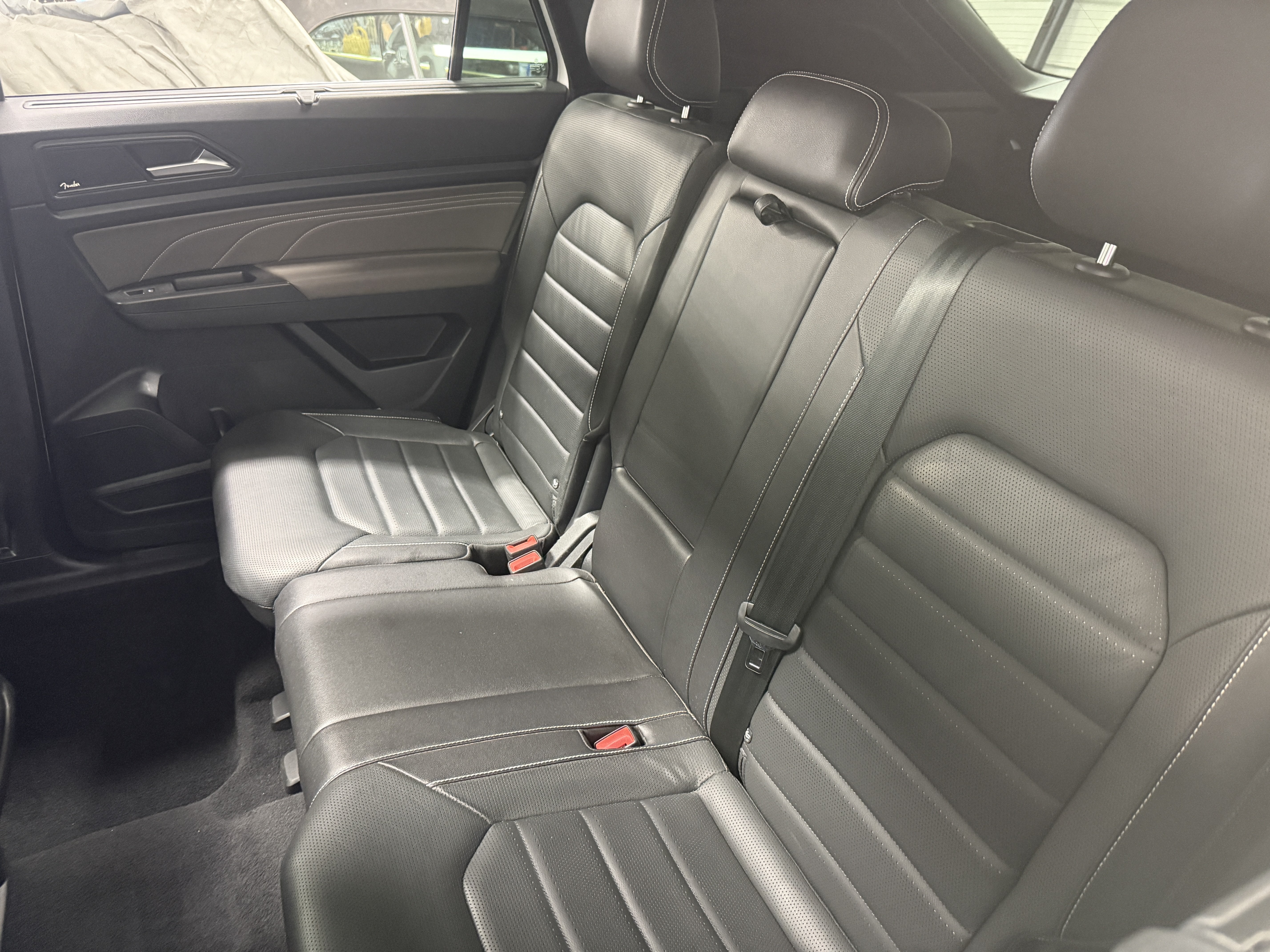 2023 Volkswagen Atlas Cross Sport V6 SEL Premium R-Line AWD w/Sunroof & Nav