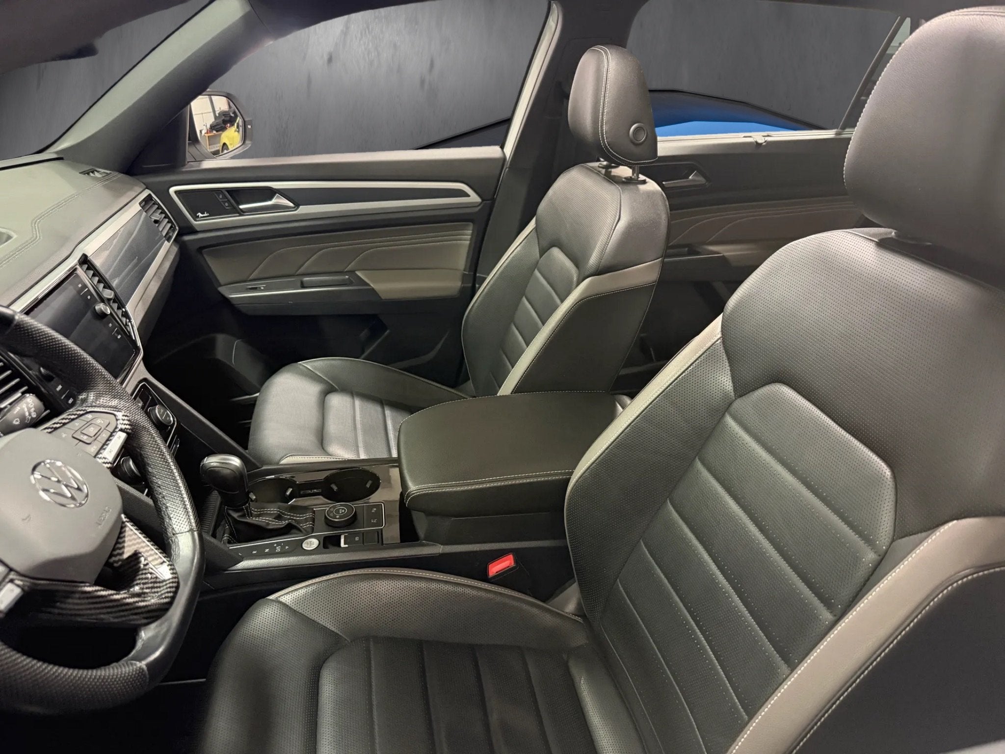 2023 Volkswagen Atlas Cross Sport V6 SEL Premium R-Line AWD w/Sunroof & Nav