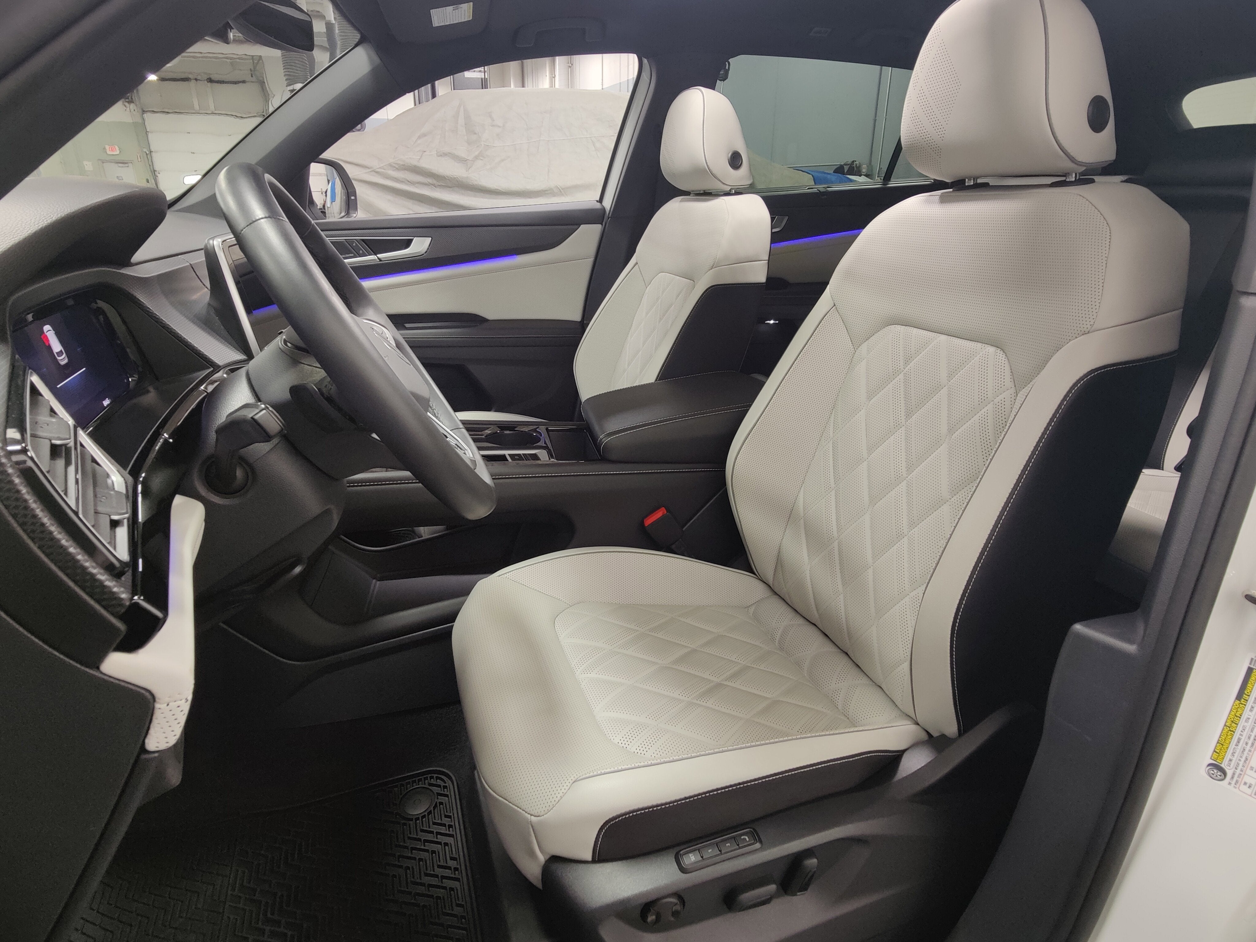 2025 Volkswagen Atlas Cross Sport SEL Premium R-Line w/Sunroof/Nav