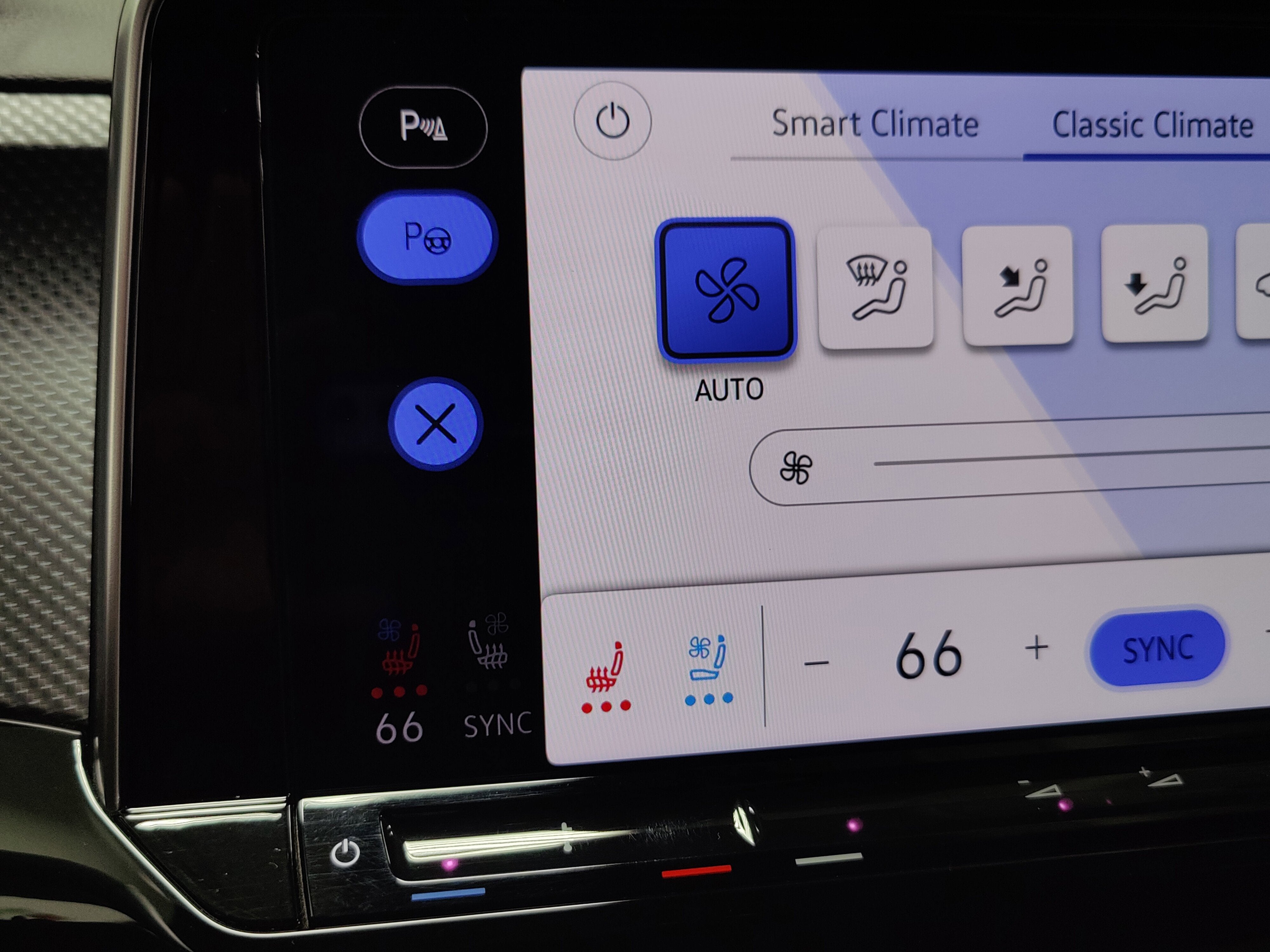 2025 Volkswagen Atlas Cross Sport SEL Premium R-Line w/Sunroof/Nav