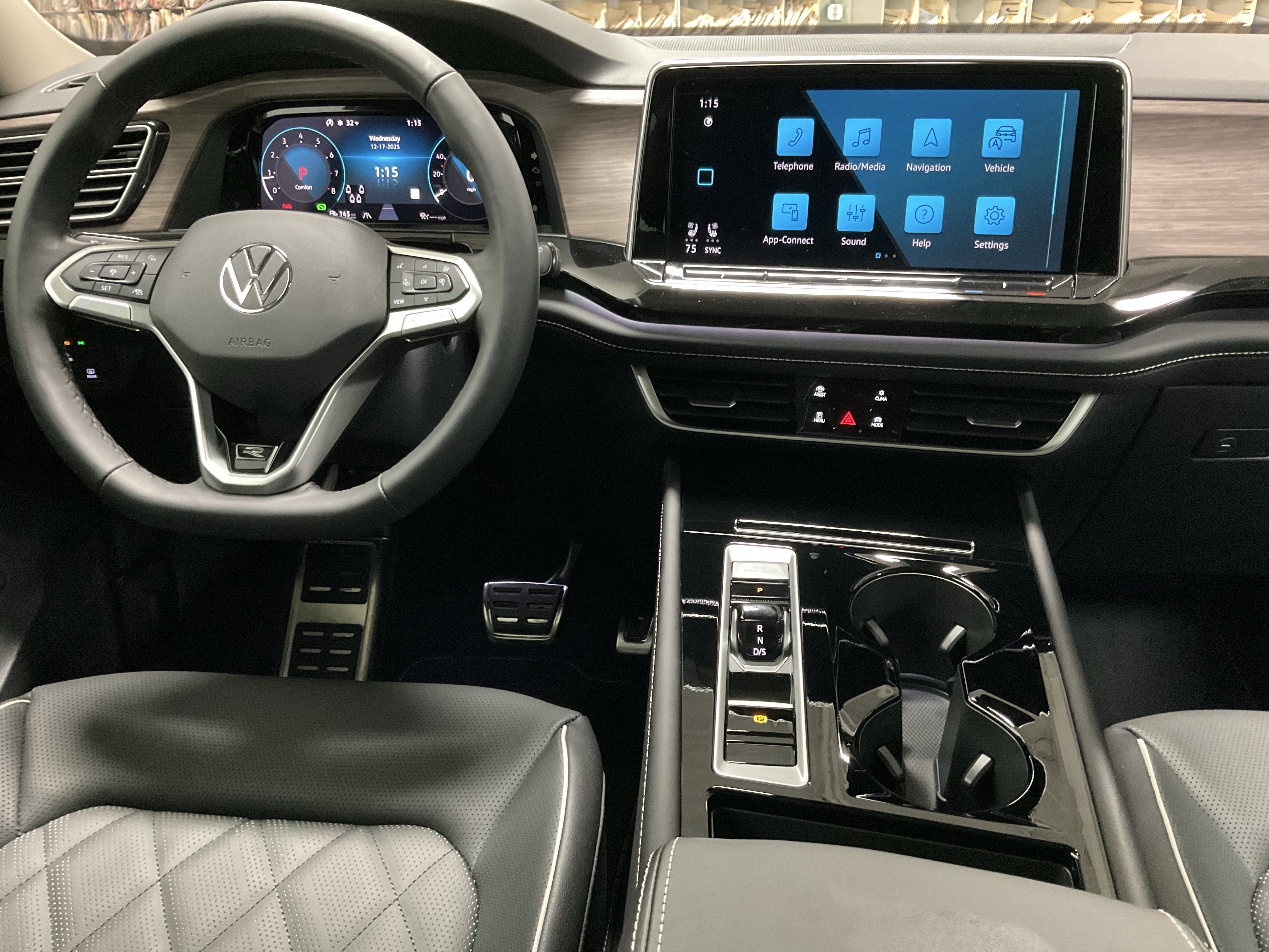 2026 Volkswagen Atlas 2.0T SEL Premium R-Line