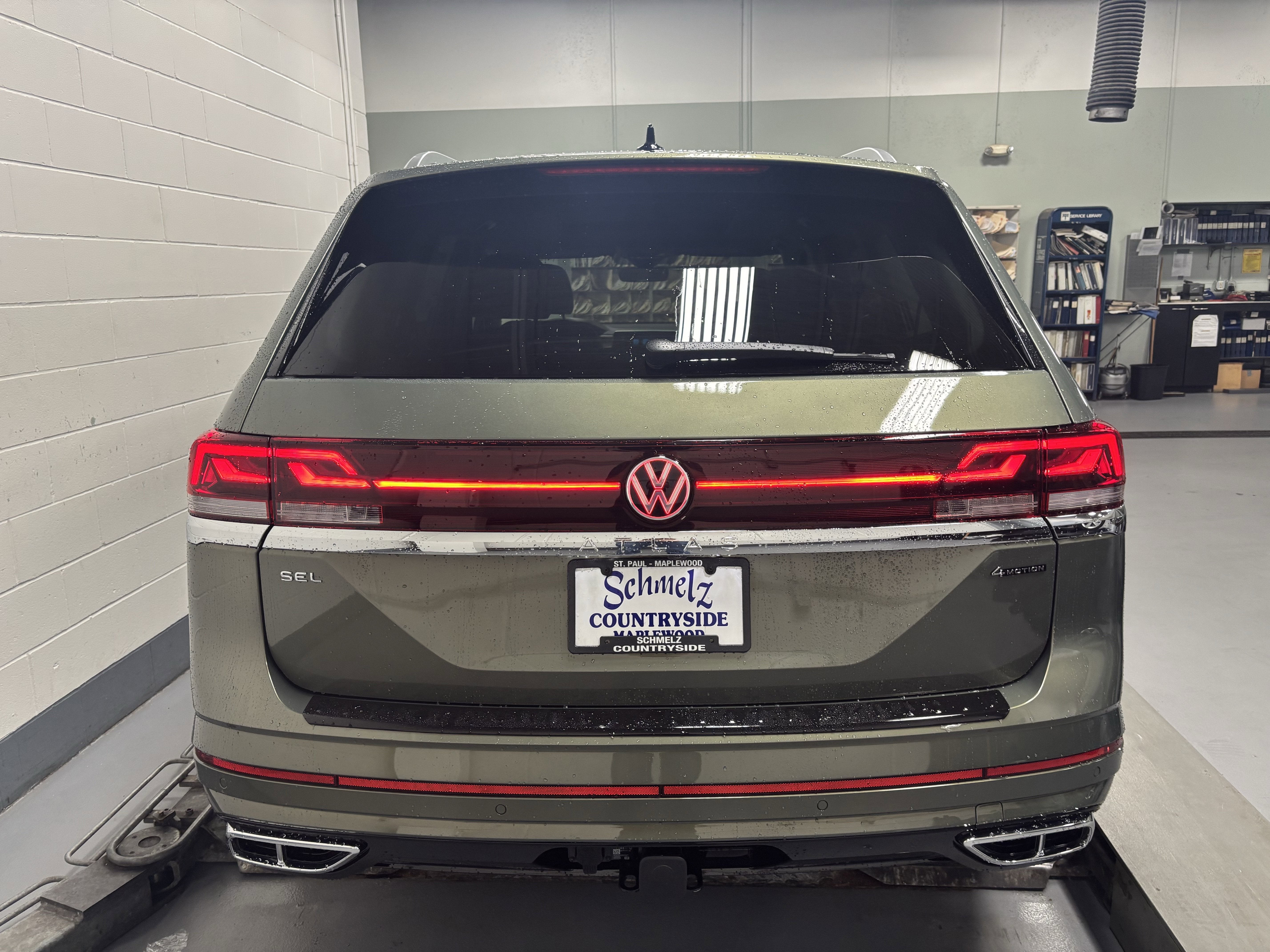 2026 Volkswagen Atlas 2.0T SEL Premium R-Line