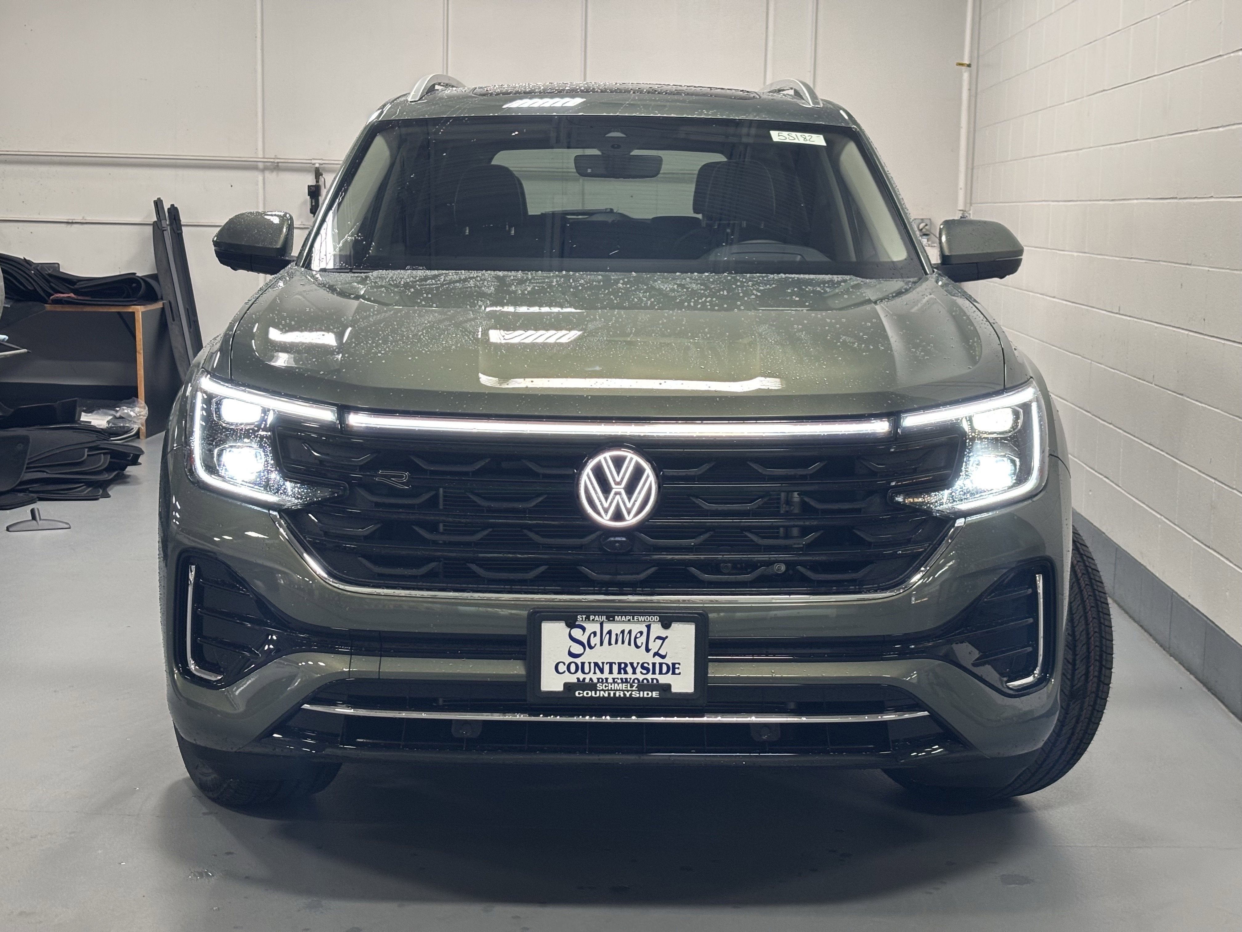 2026 Volkswagen Atlas 2.0T SEL Premium R-Line