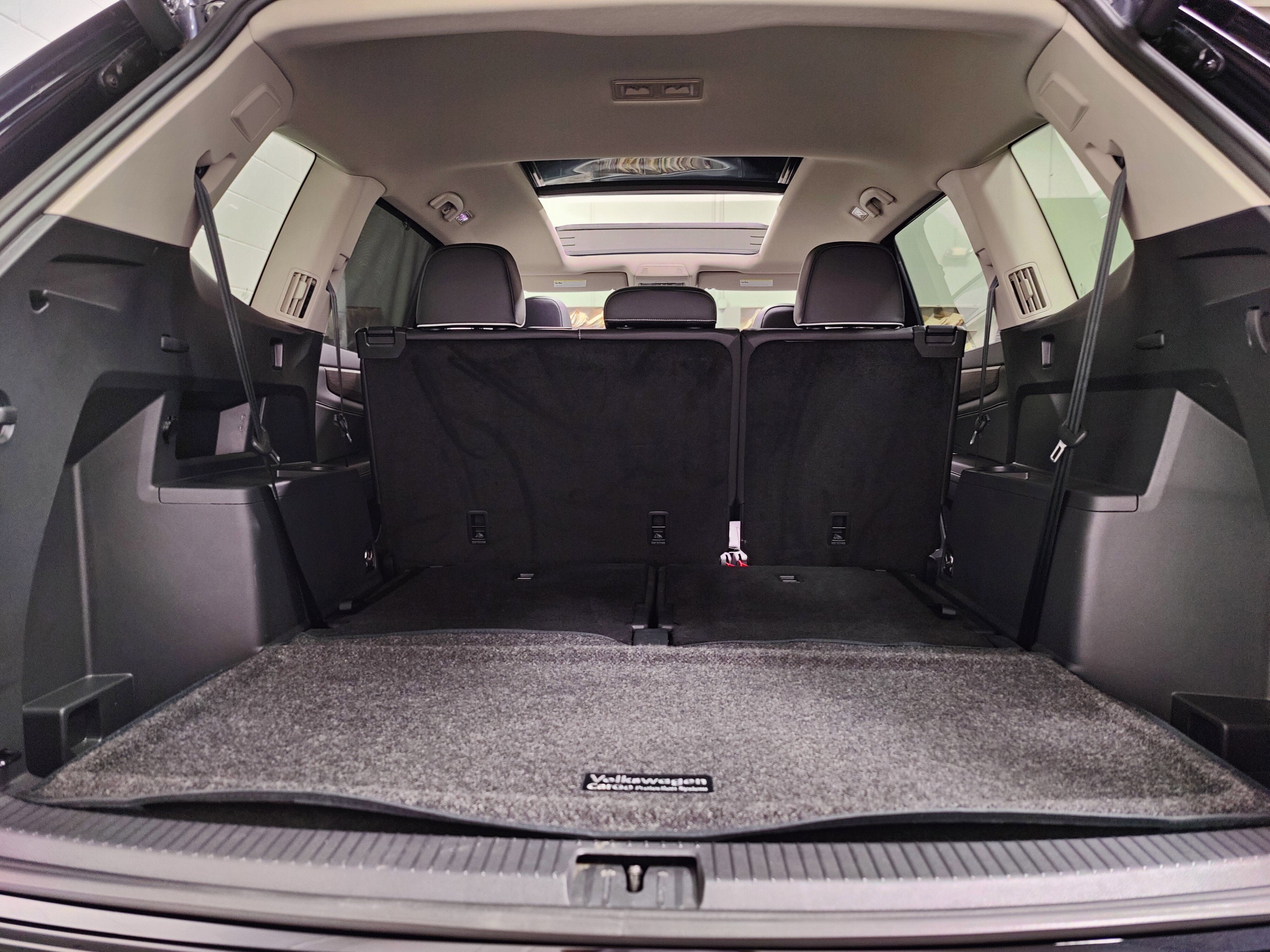 2025 Volkswagen Atlas SEL Premium R-Line AWD w/Sunroof & Nav