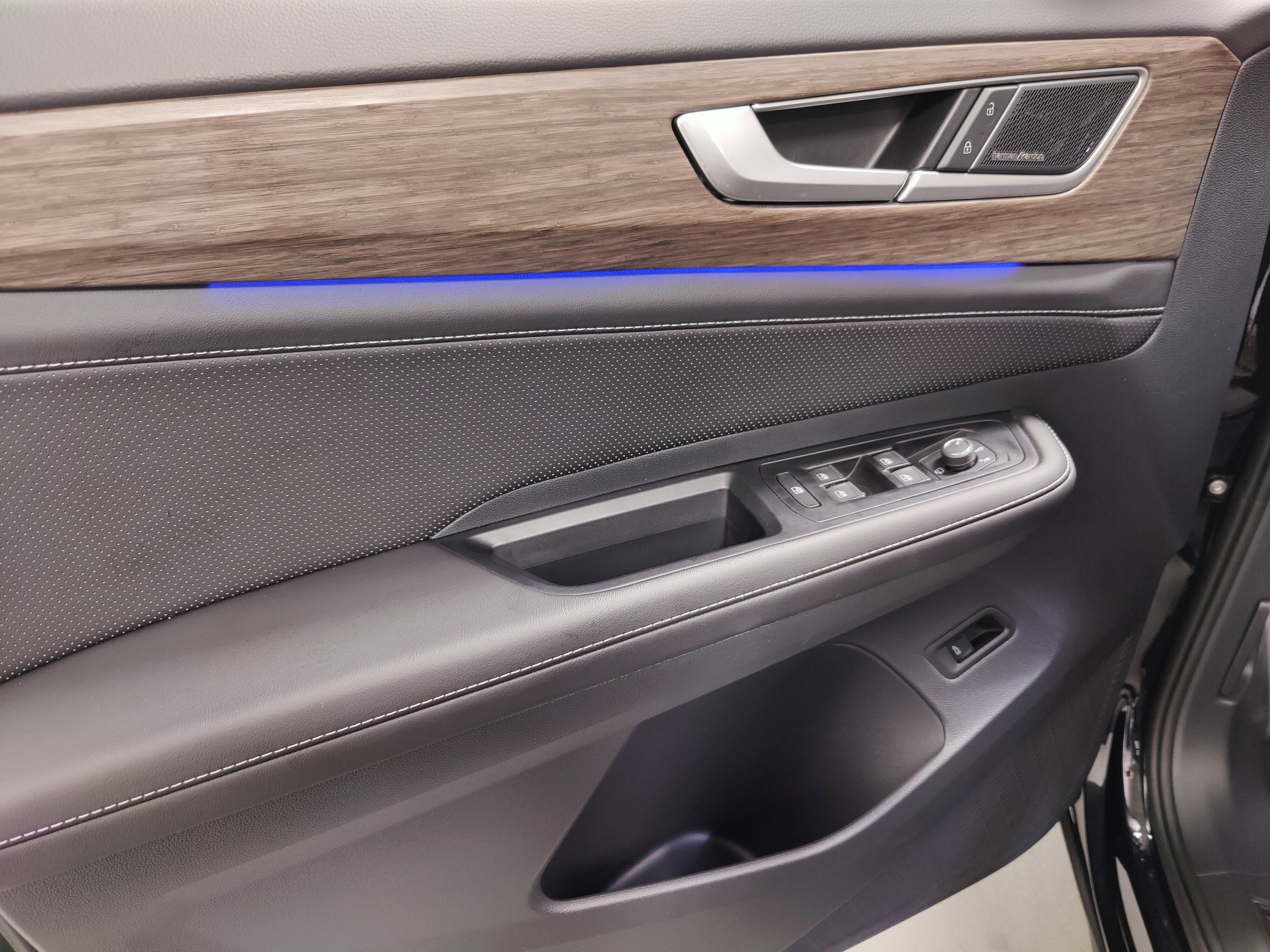 2025 Volkswagen Atlas SEL Premium R-Line AWD w/Sunroof & Nav