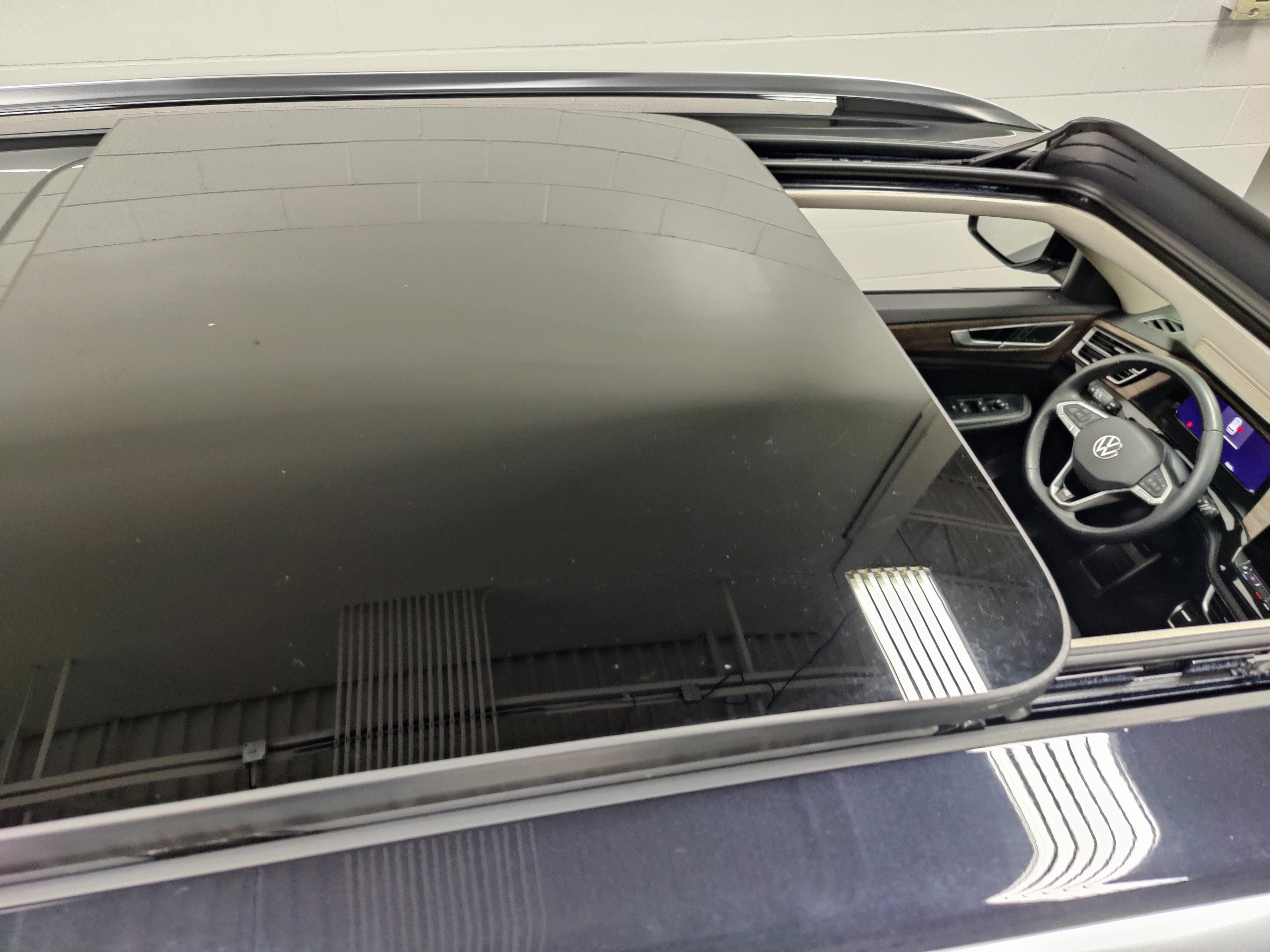 2025 Volkswagen Atlas SEL Premium R-Line AWD w/Sunroof & Nav