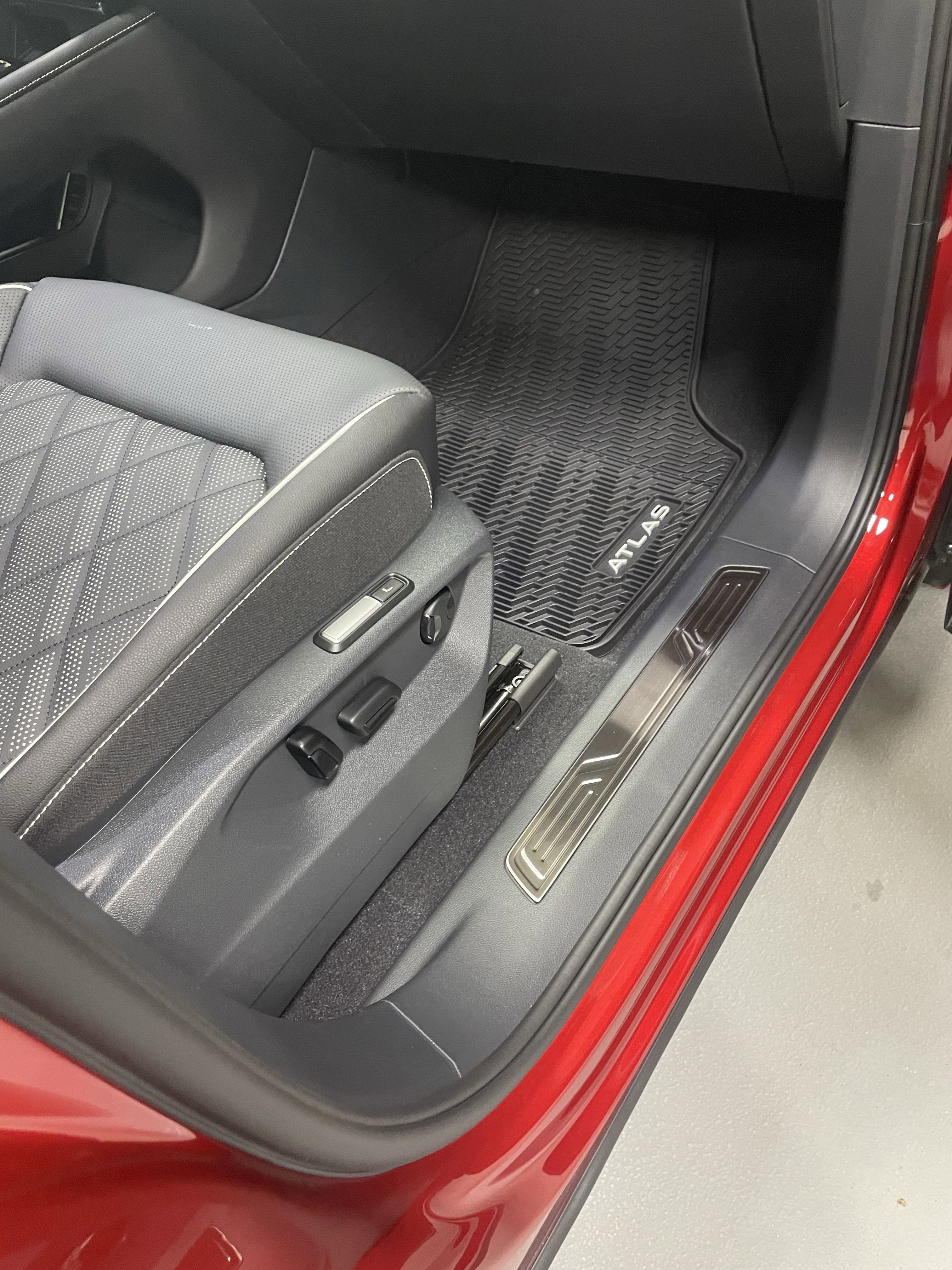 2025 Volkswagen Atlas 2.0T SEL Premium R-Line